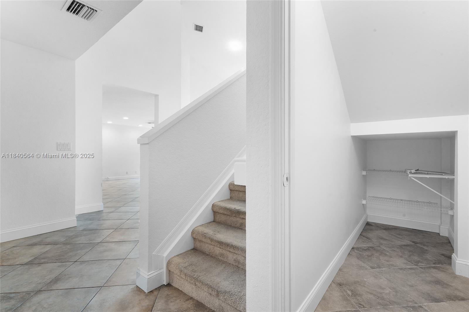 5919 NW 59th Ave