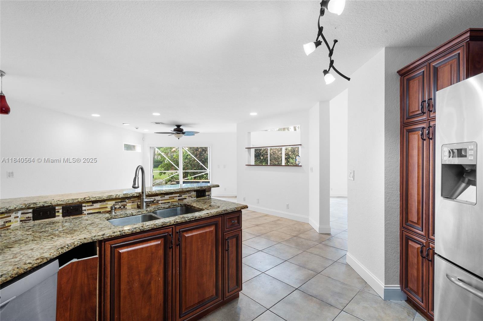 5919 NW 59th Ave