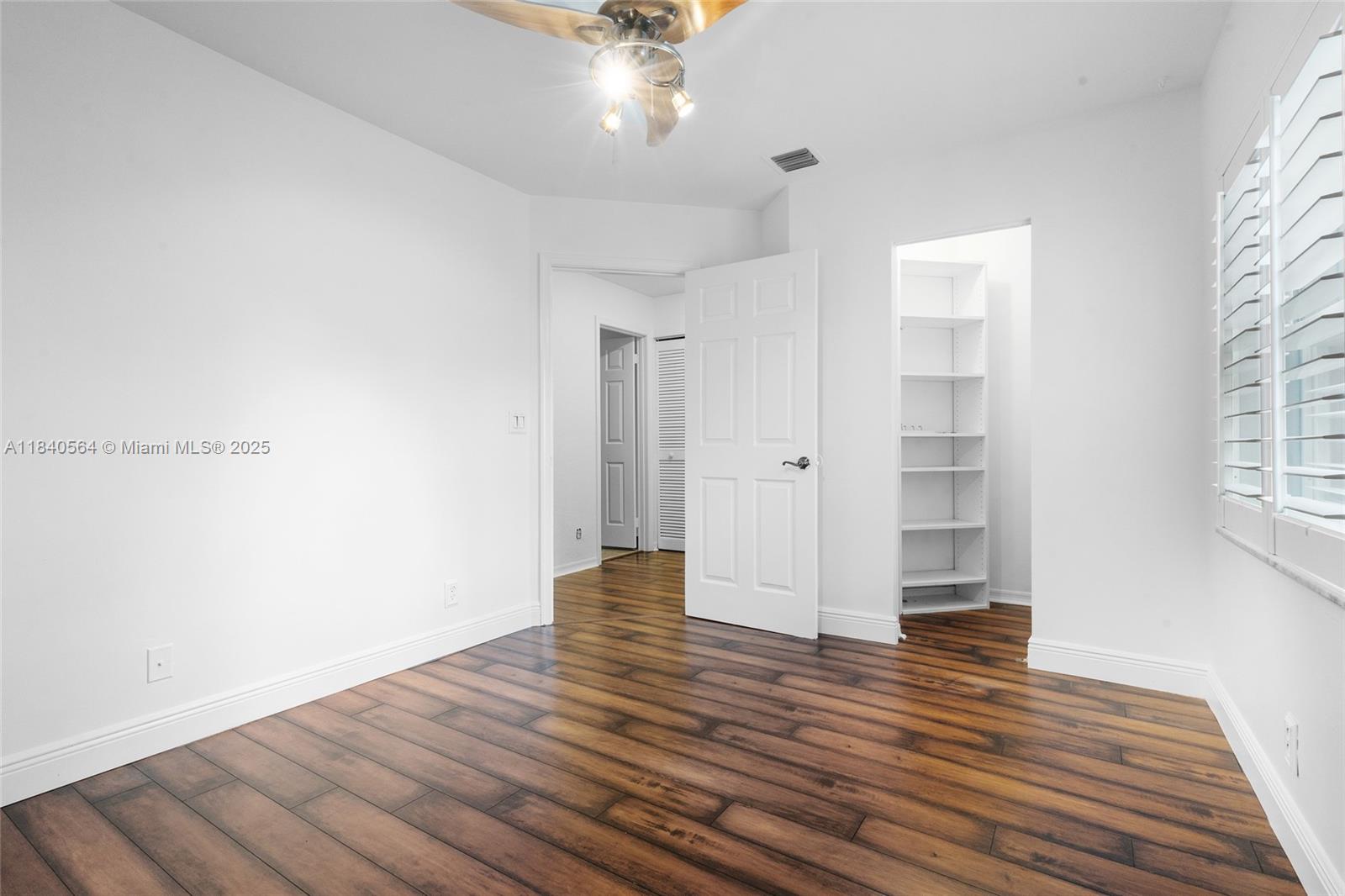 5919 NW 59th Ave