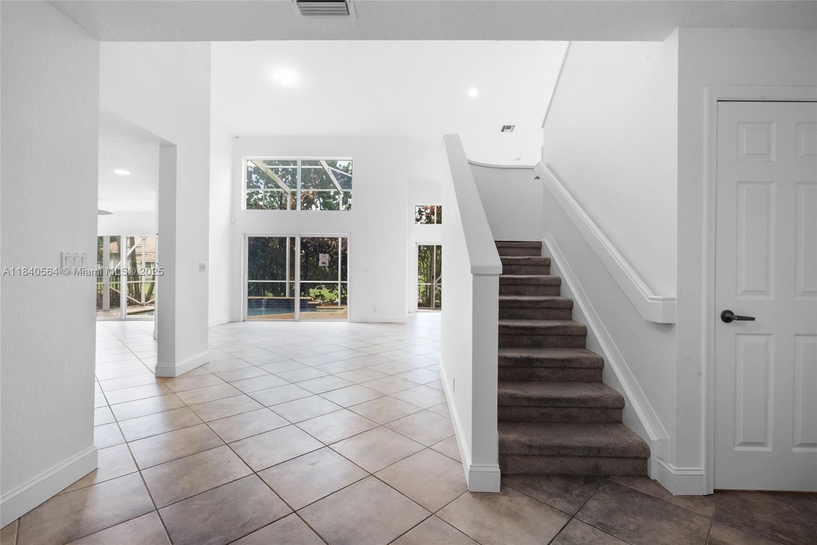 5919 NW 59th Ave