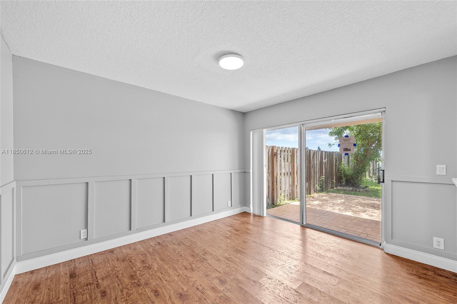 3226 W Buena Vista Dr