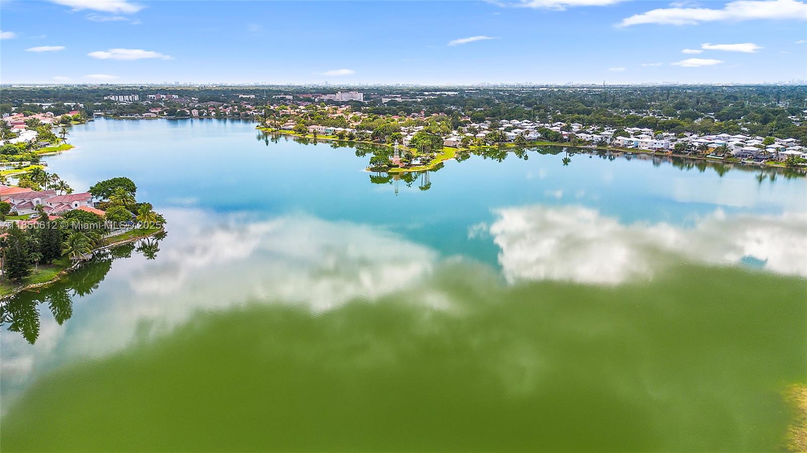 3226 W Buena Vista Dr