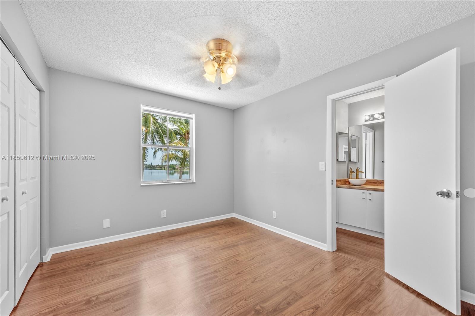 3226 W Buena Vista Dr