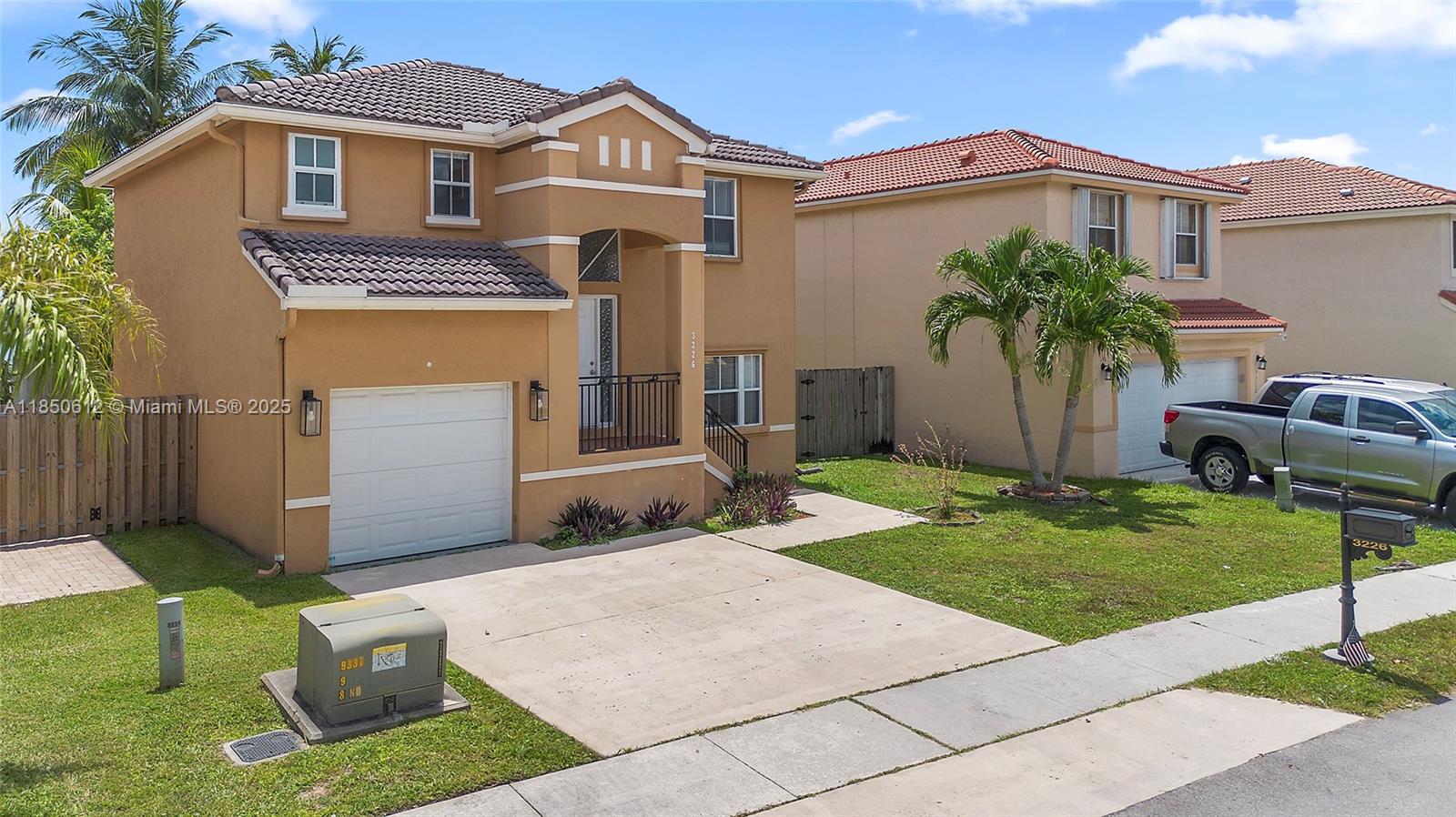 3226 W Buena Vista Dr