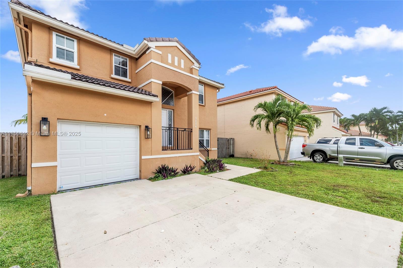 3226 W Buena Vista Dr