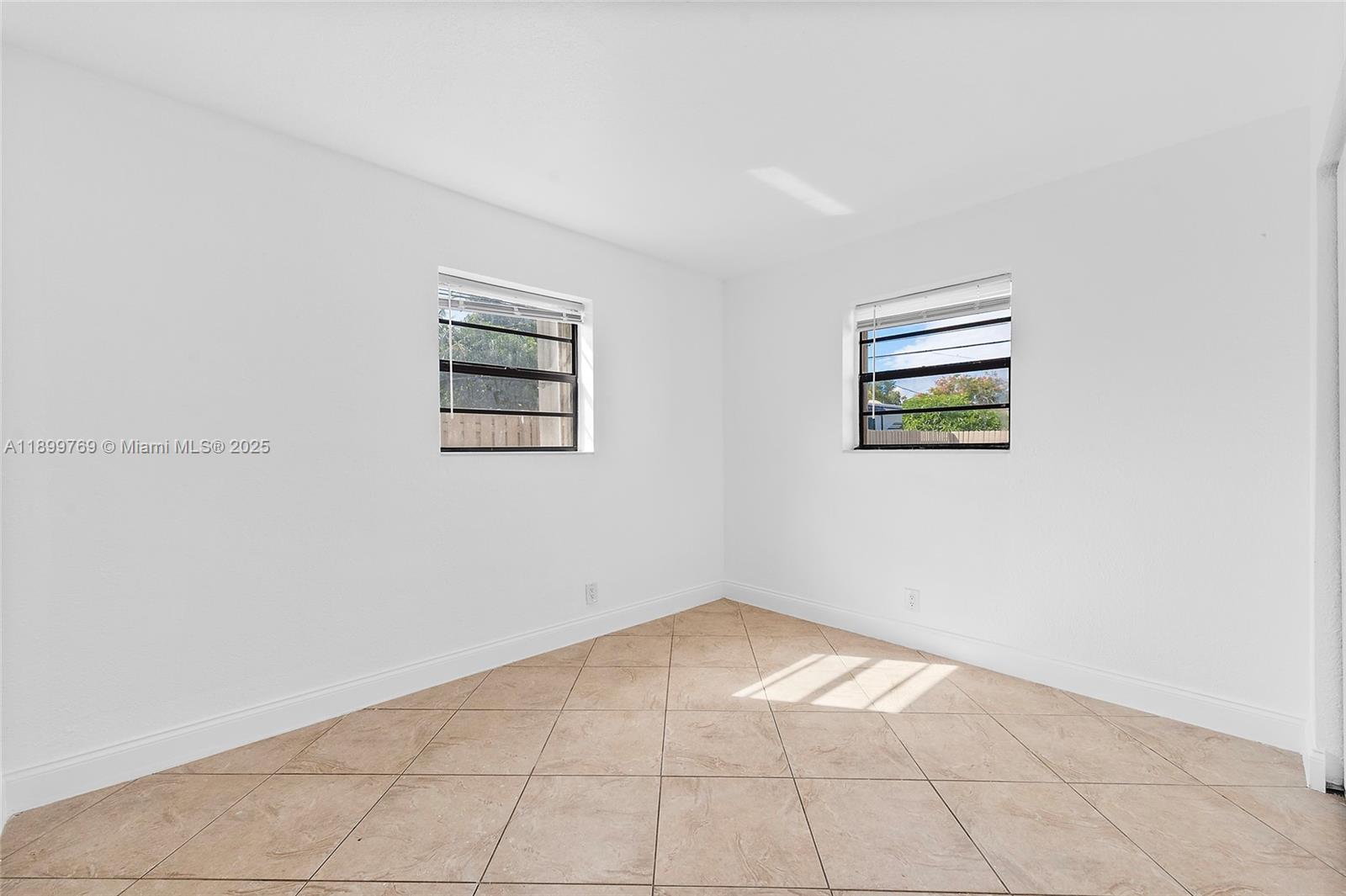 2545 NW 59th Ave