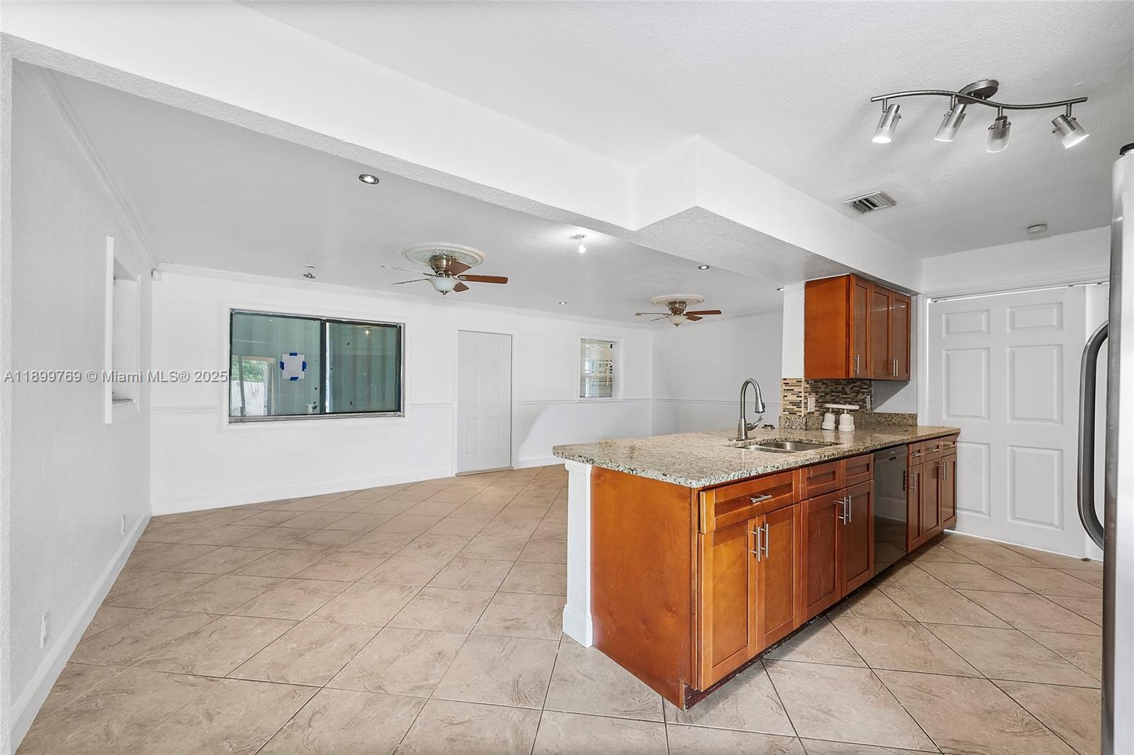 2545 NW 59th Ave
