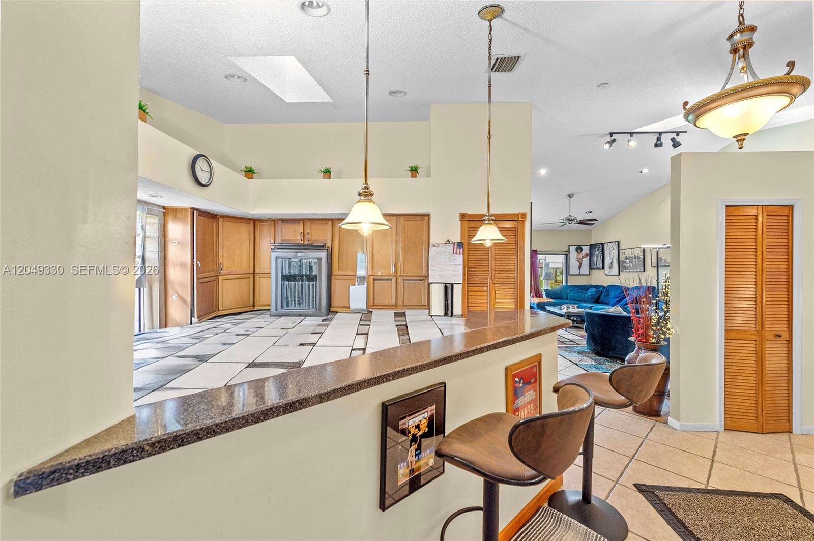 8220 Waterford Ln