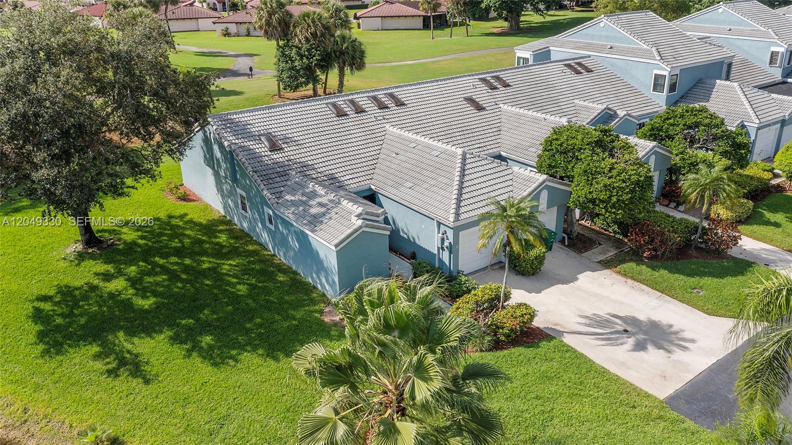 8220 Waterford Ln