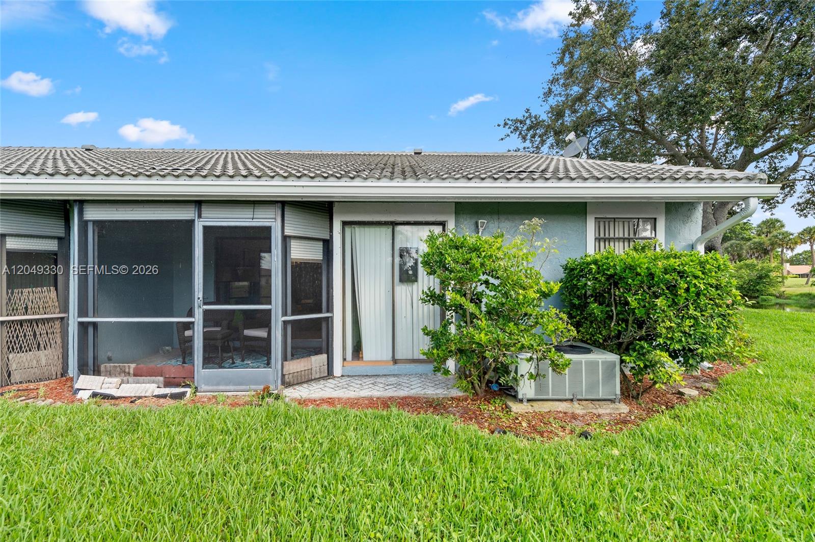 8220 Waterford Ln
