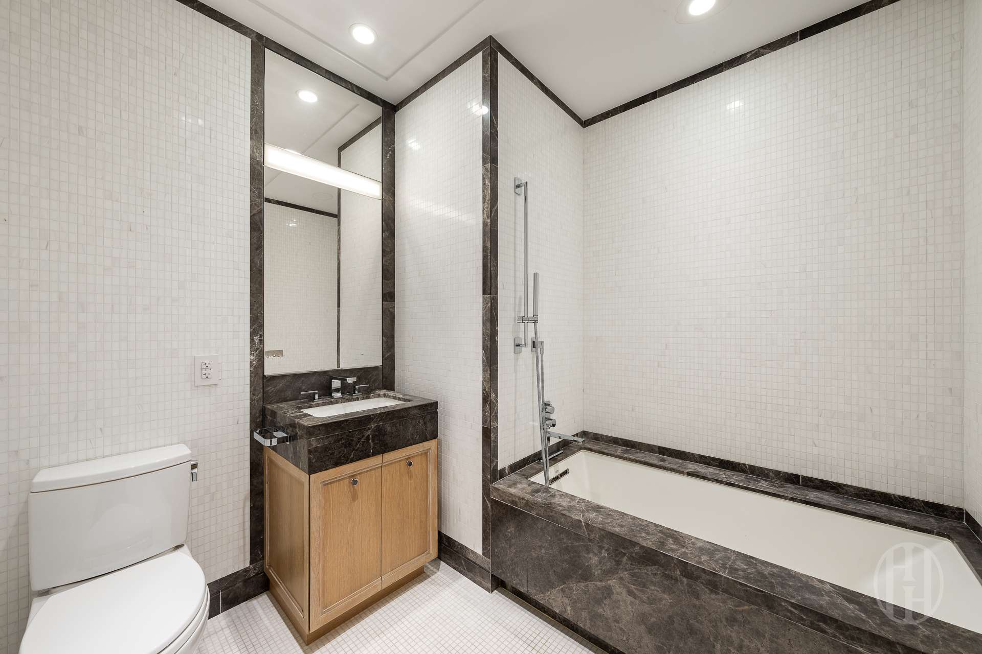 200 E 95th Street 5C