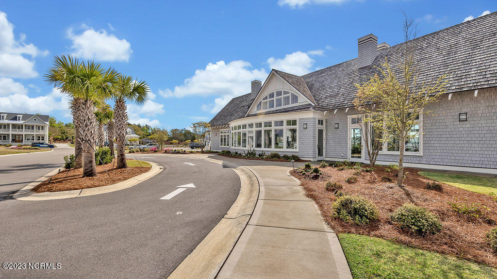 200 213 E Keel East Drive