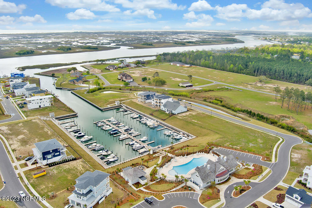 200 213 E Keel East Drive