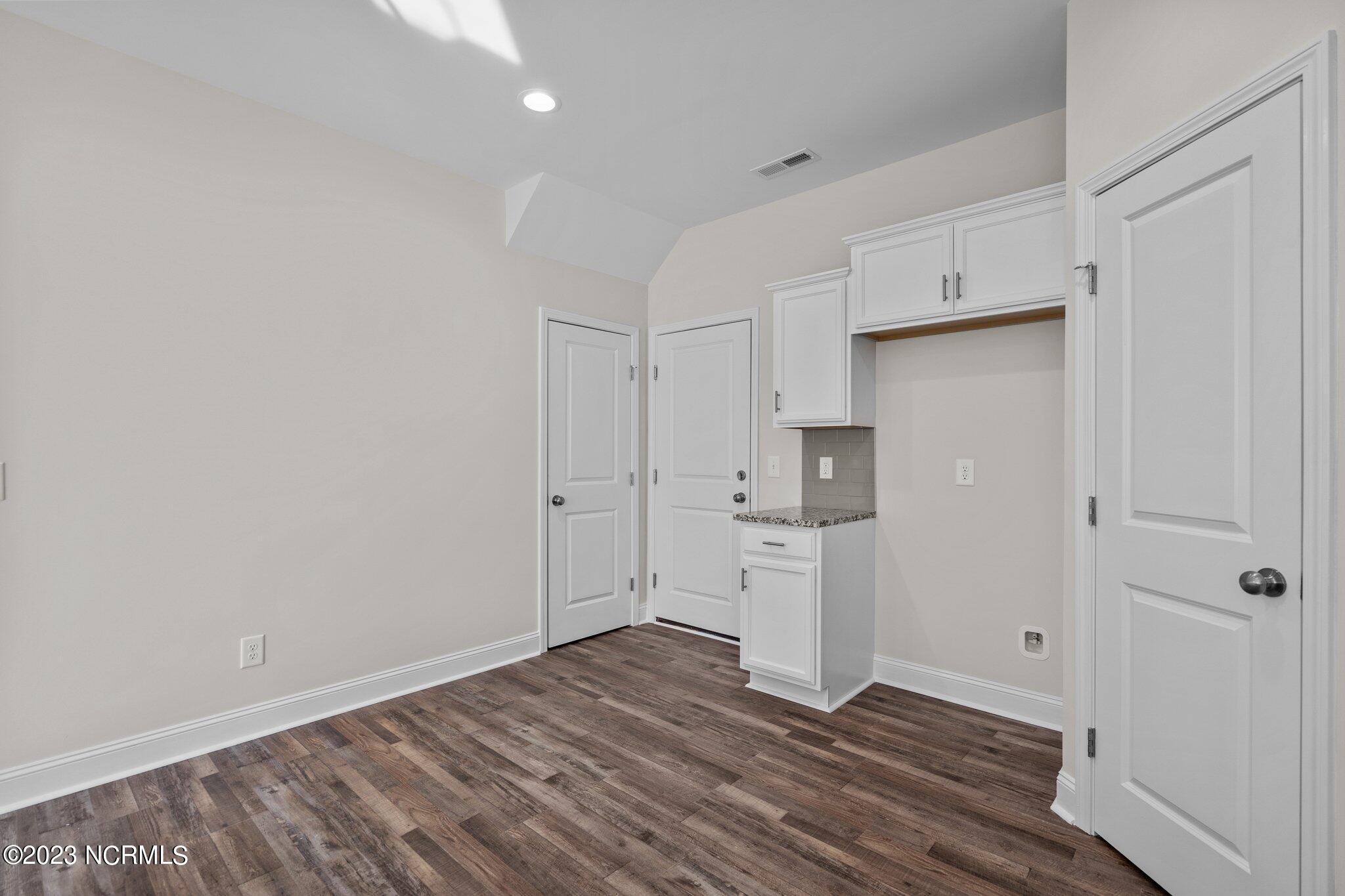 117 S Wild Indigo Place