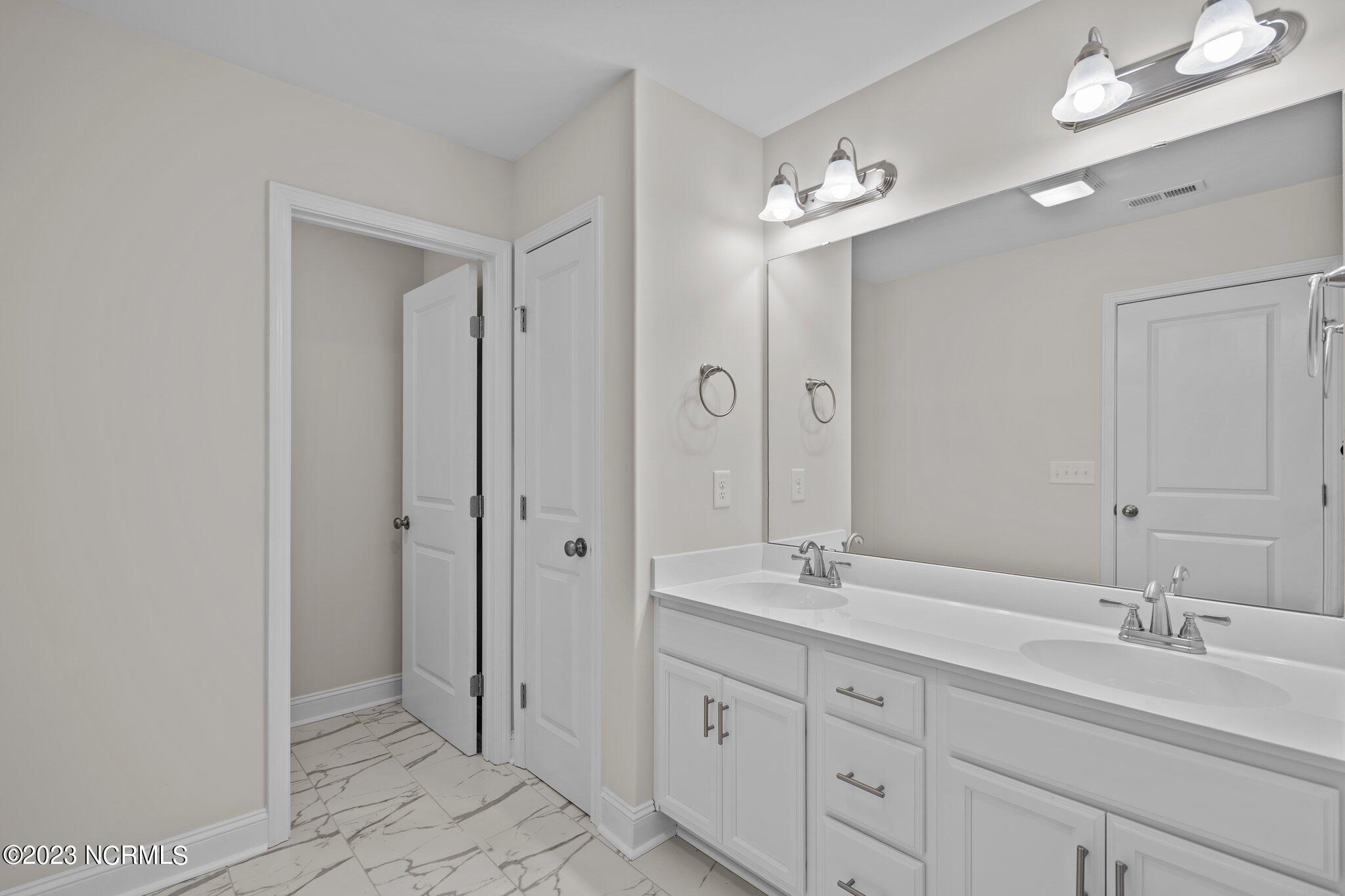 117 S Wild Indigo Place