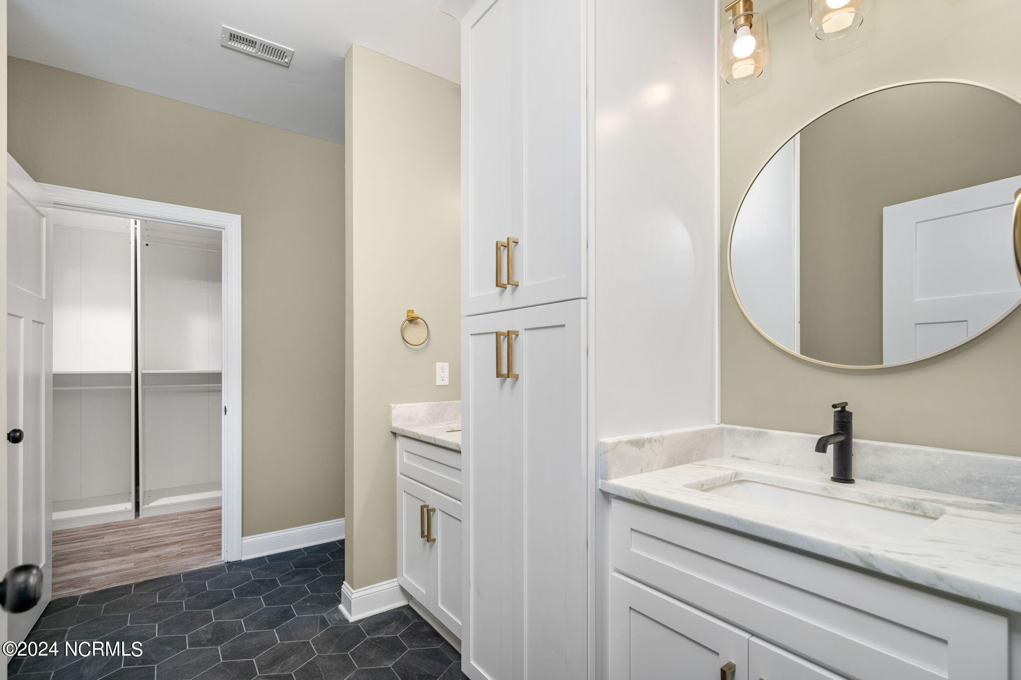 313 Lightning Bug Lane