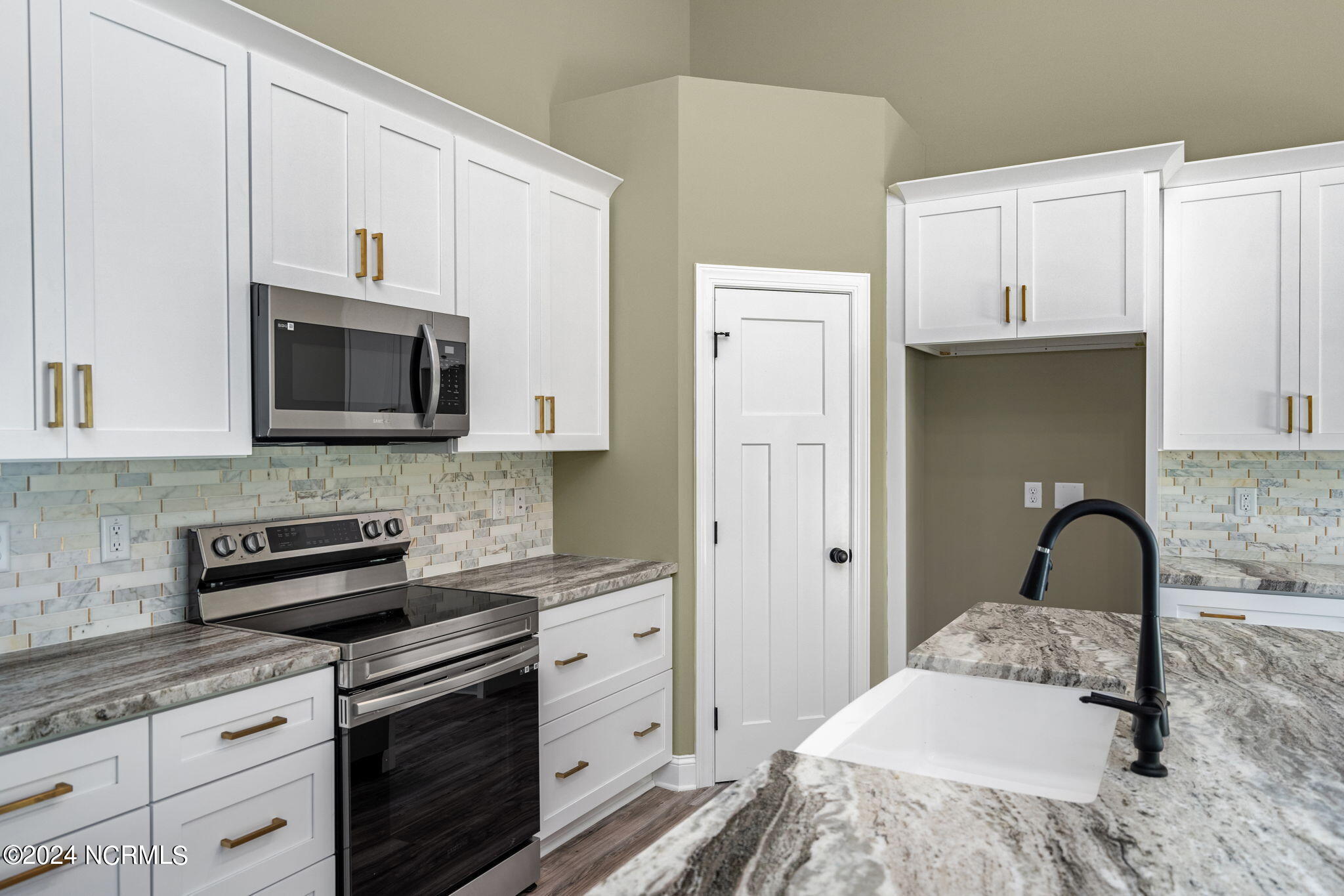 313 Lightning Bug Lane