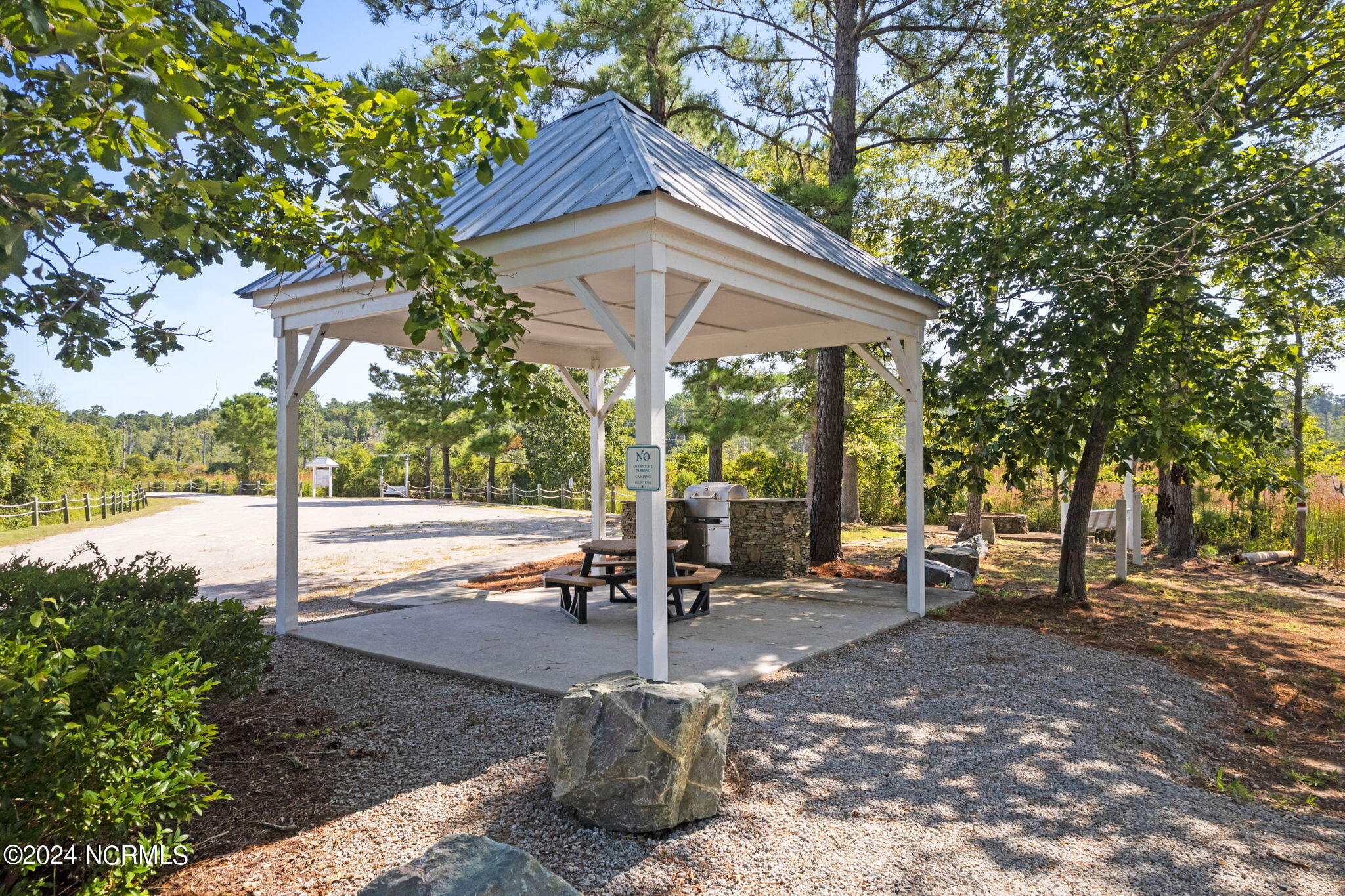 698 Squirrel Run Drive SW