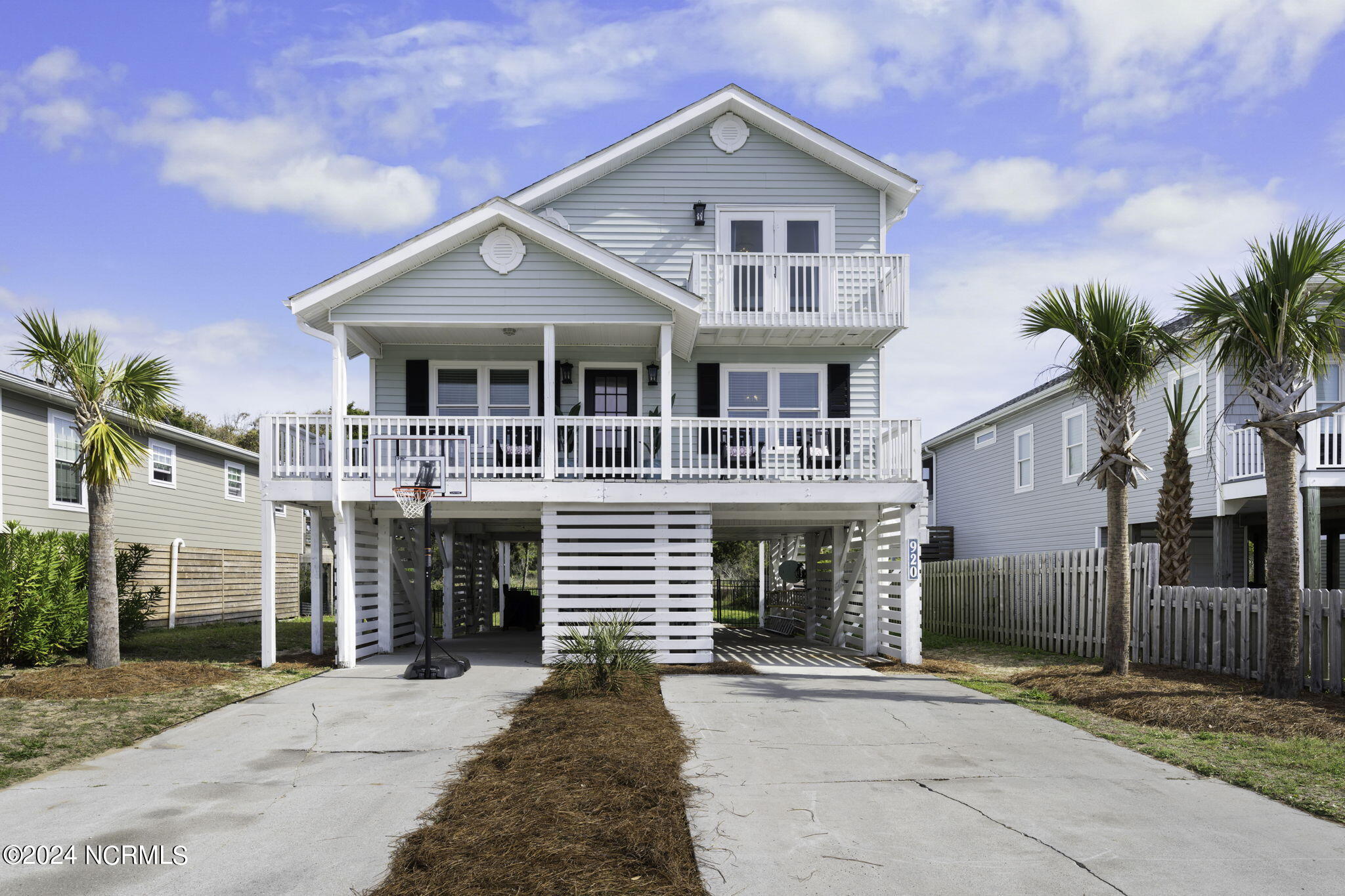 920 E Pelican Drive