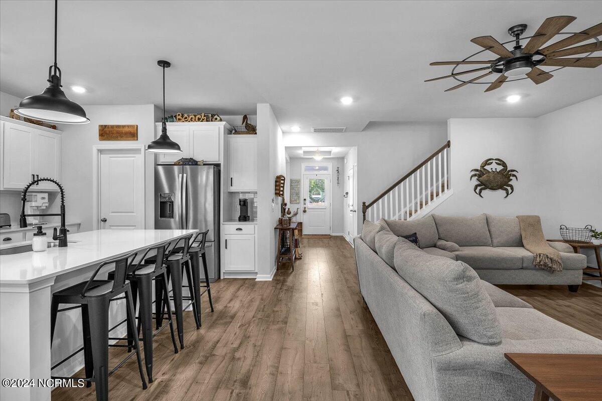 617 Sanctuary Point SW