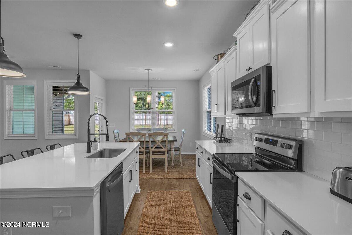 617 Sanctuary Point SW