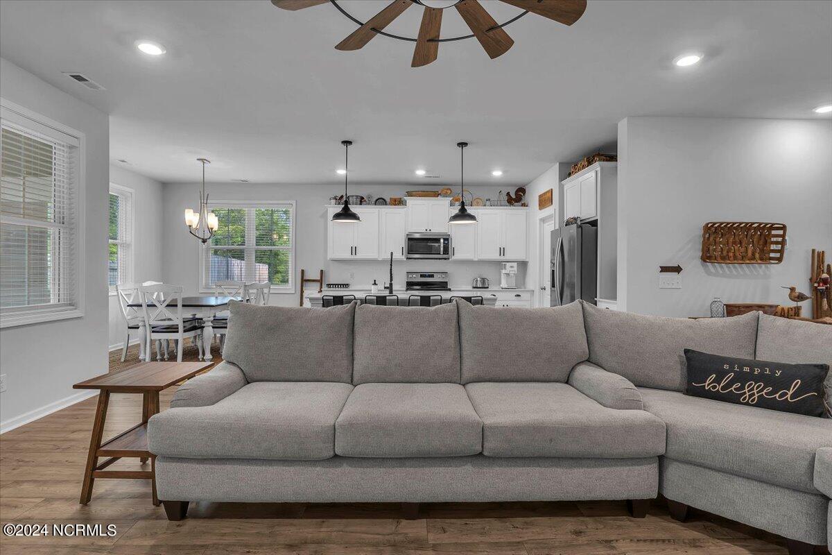 617 Sanctuary Point SW