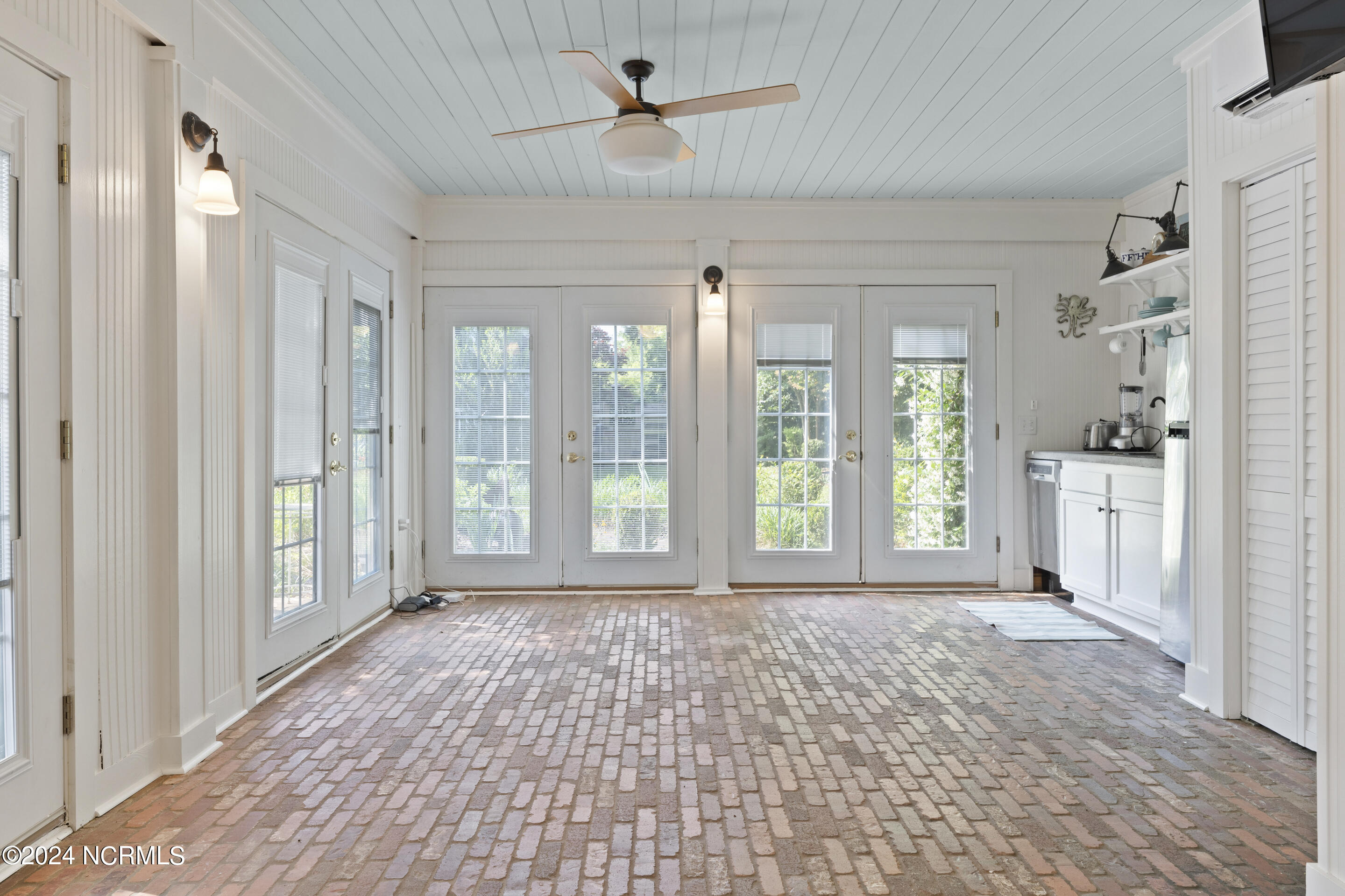 1711 Princess Street