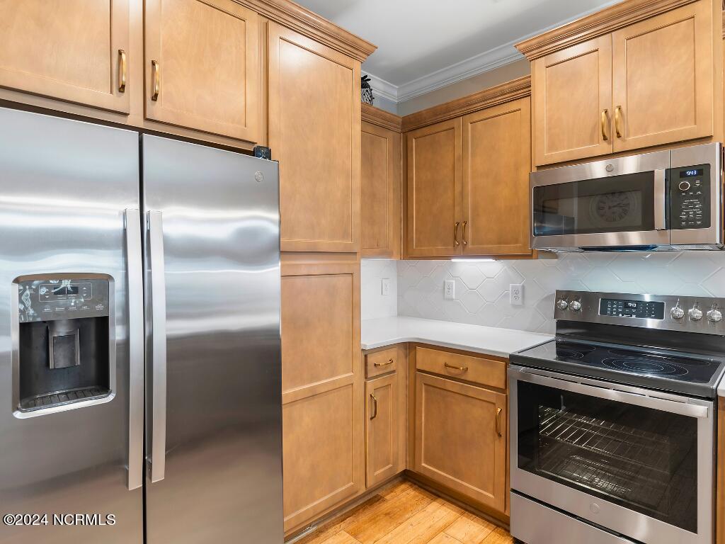 8870 Radcliff Drive NW