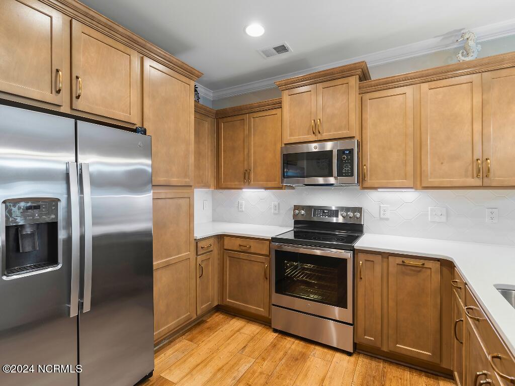 8870 Radcliff Drive NW