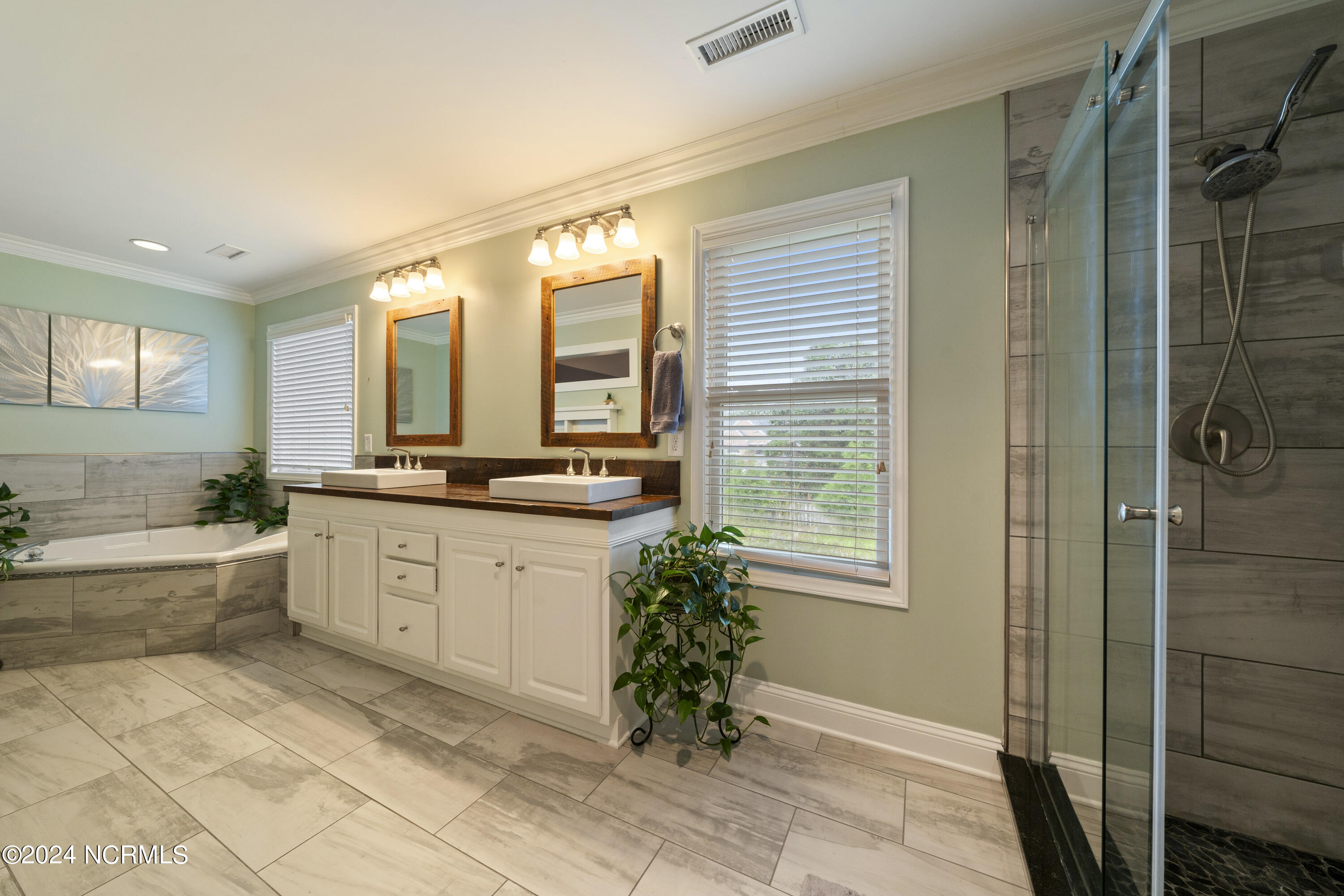 224 Rouen Court