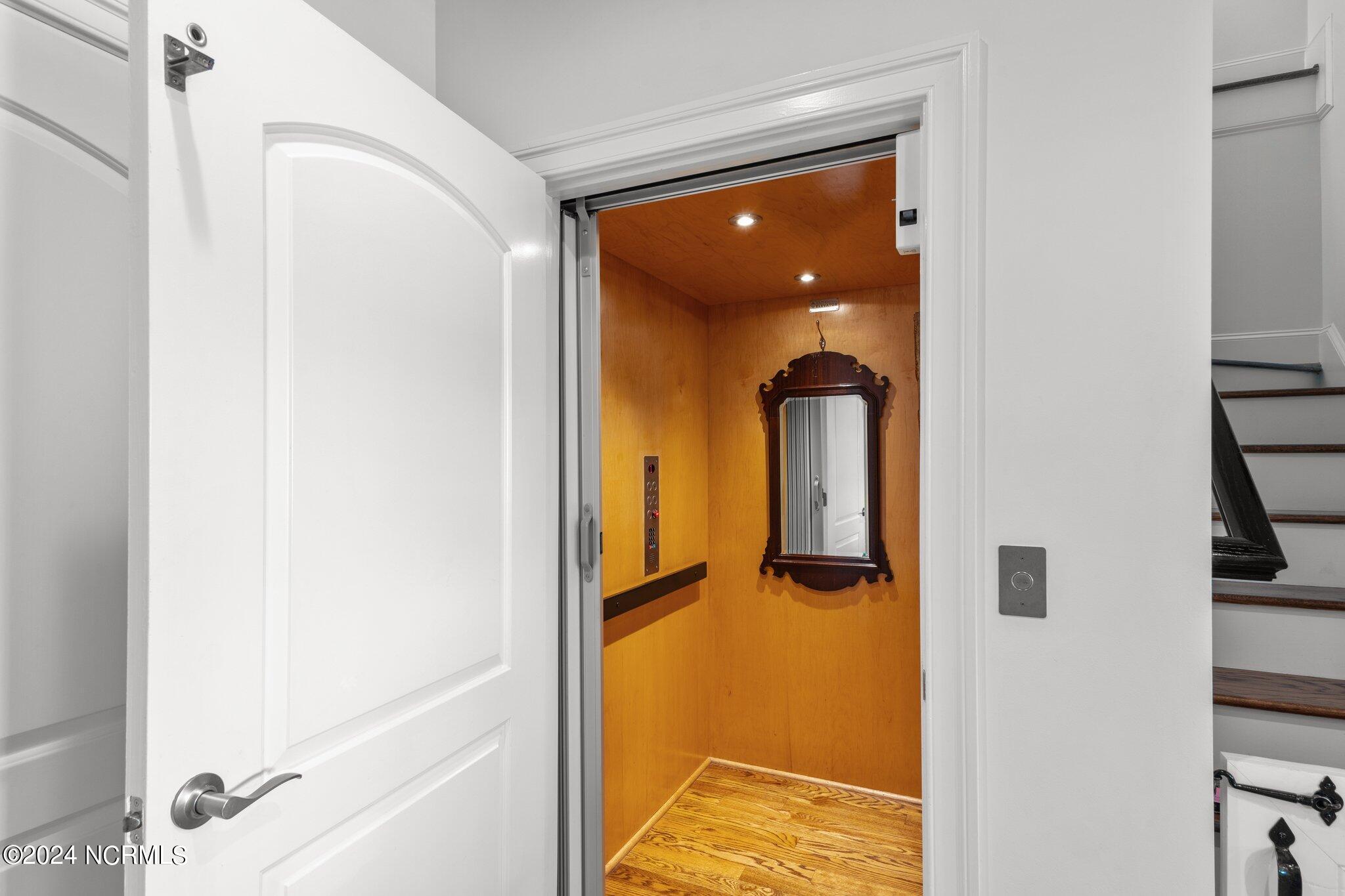 458 Kensington Place