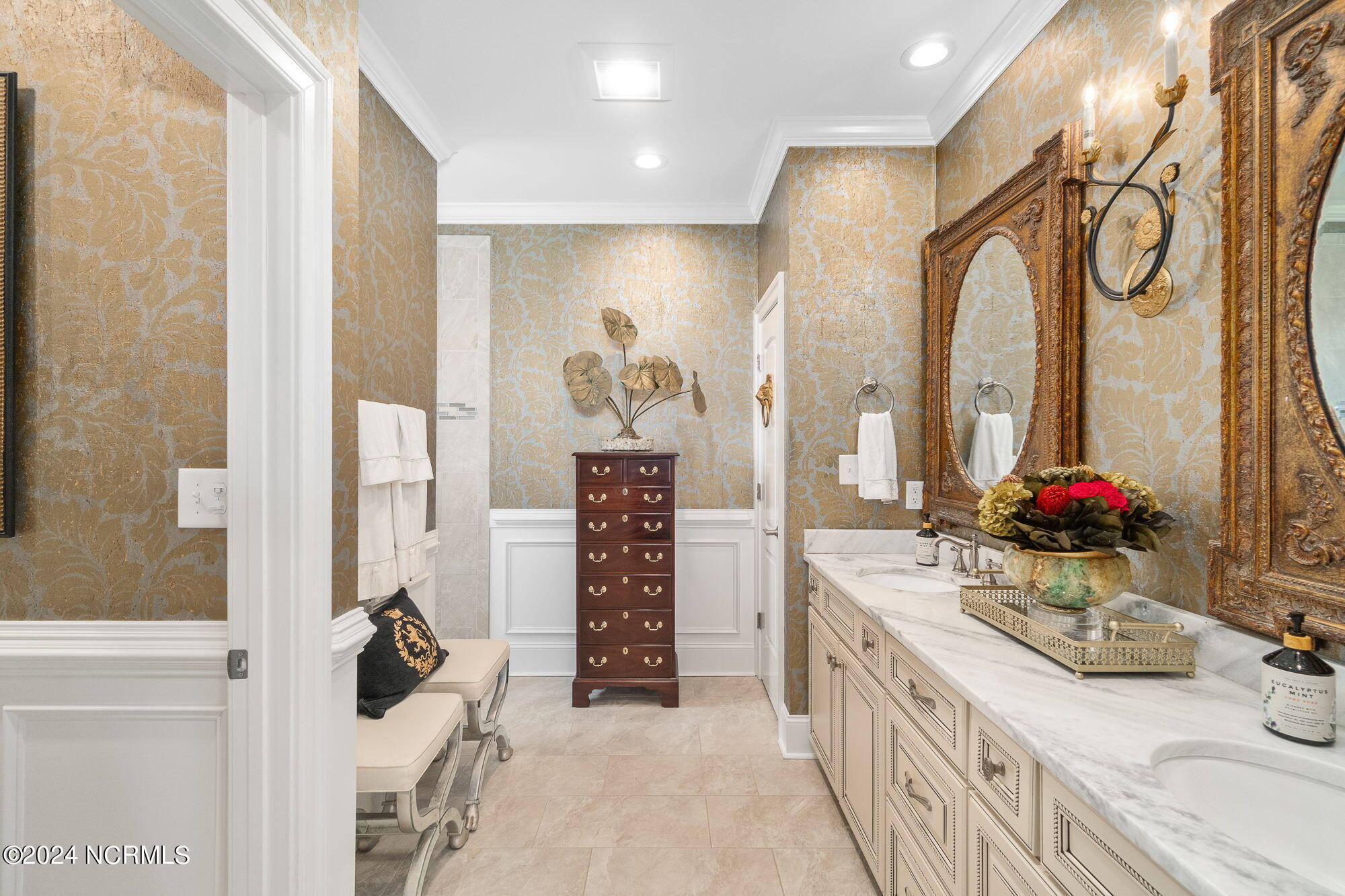 458 Kensington Place