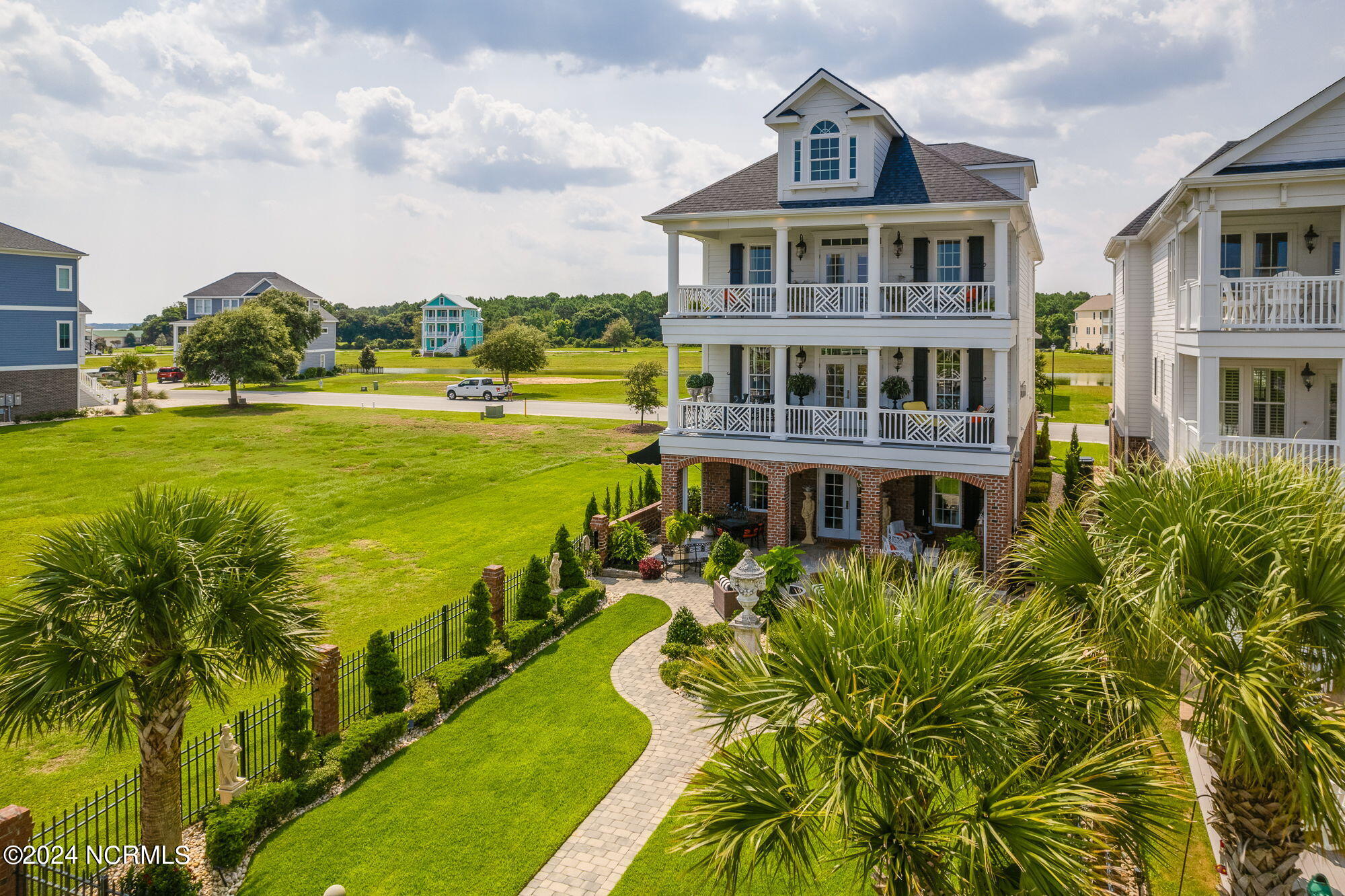 458 Kensington Place