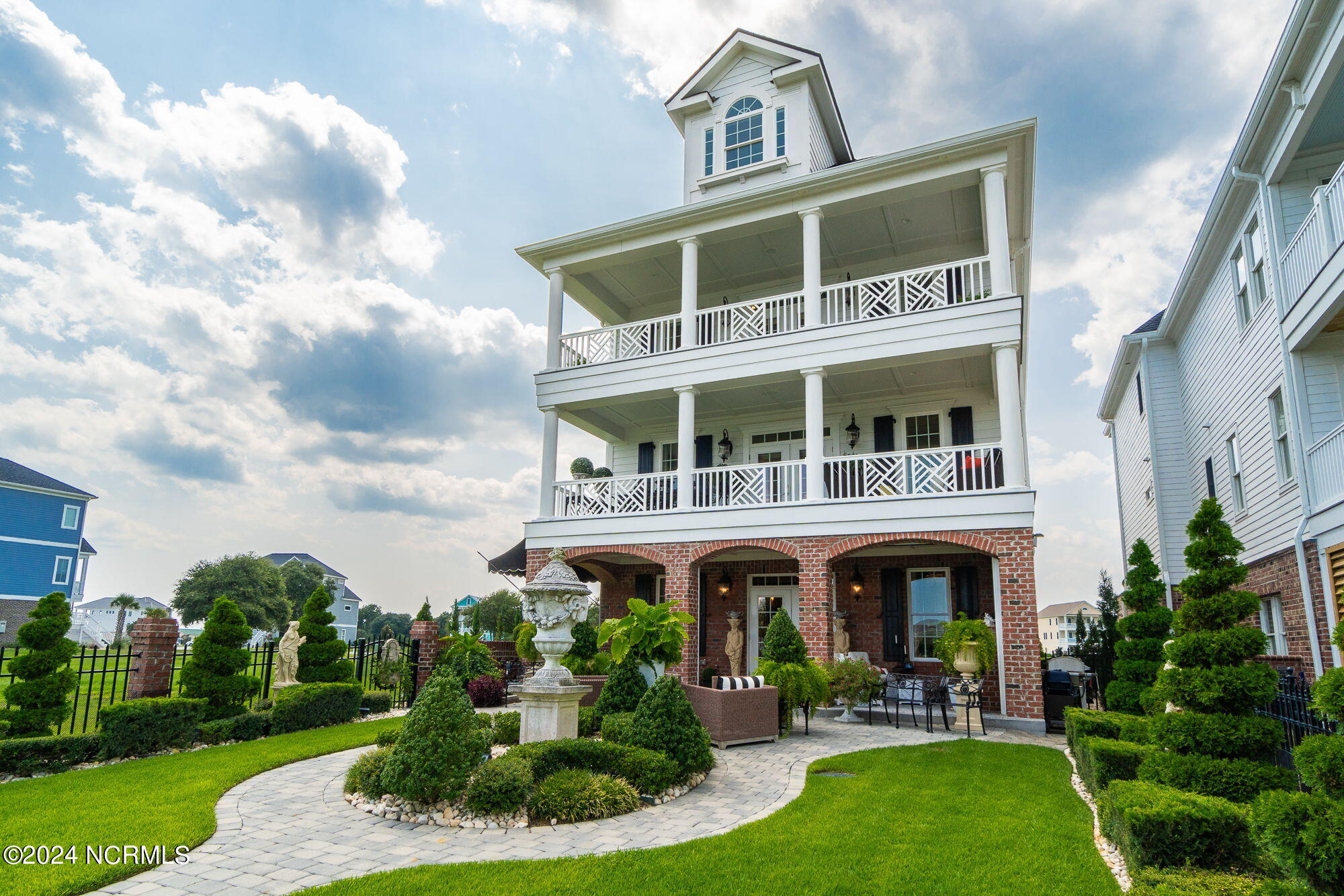 458 Kensington Place