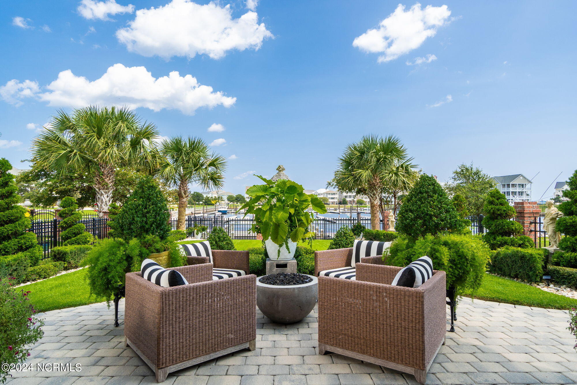 458 Kensington Place