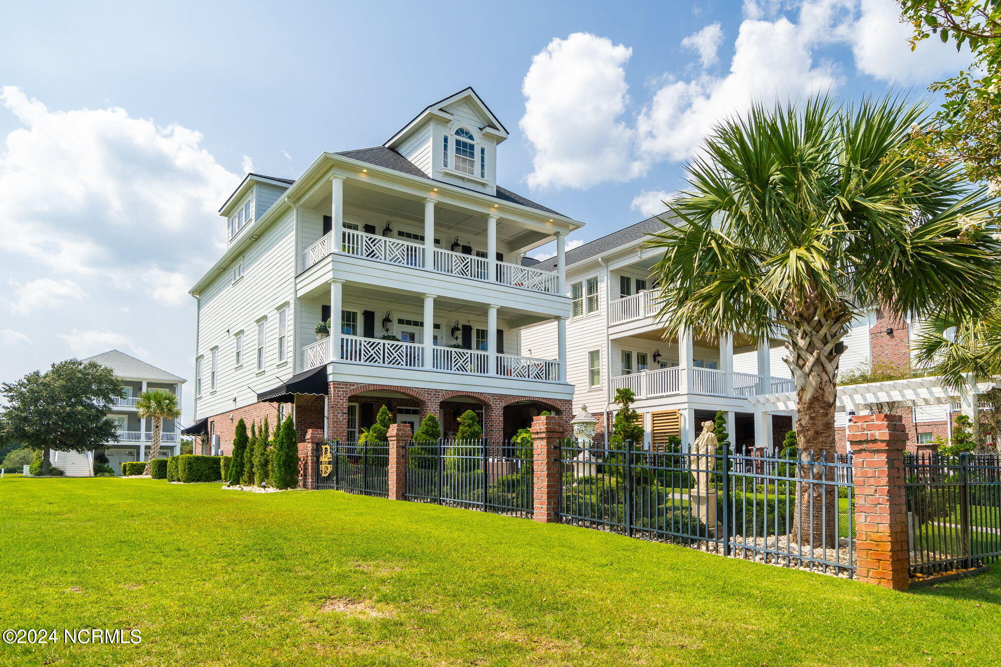 458 Kensington Place