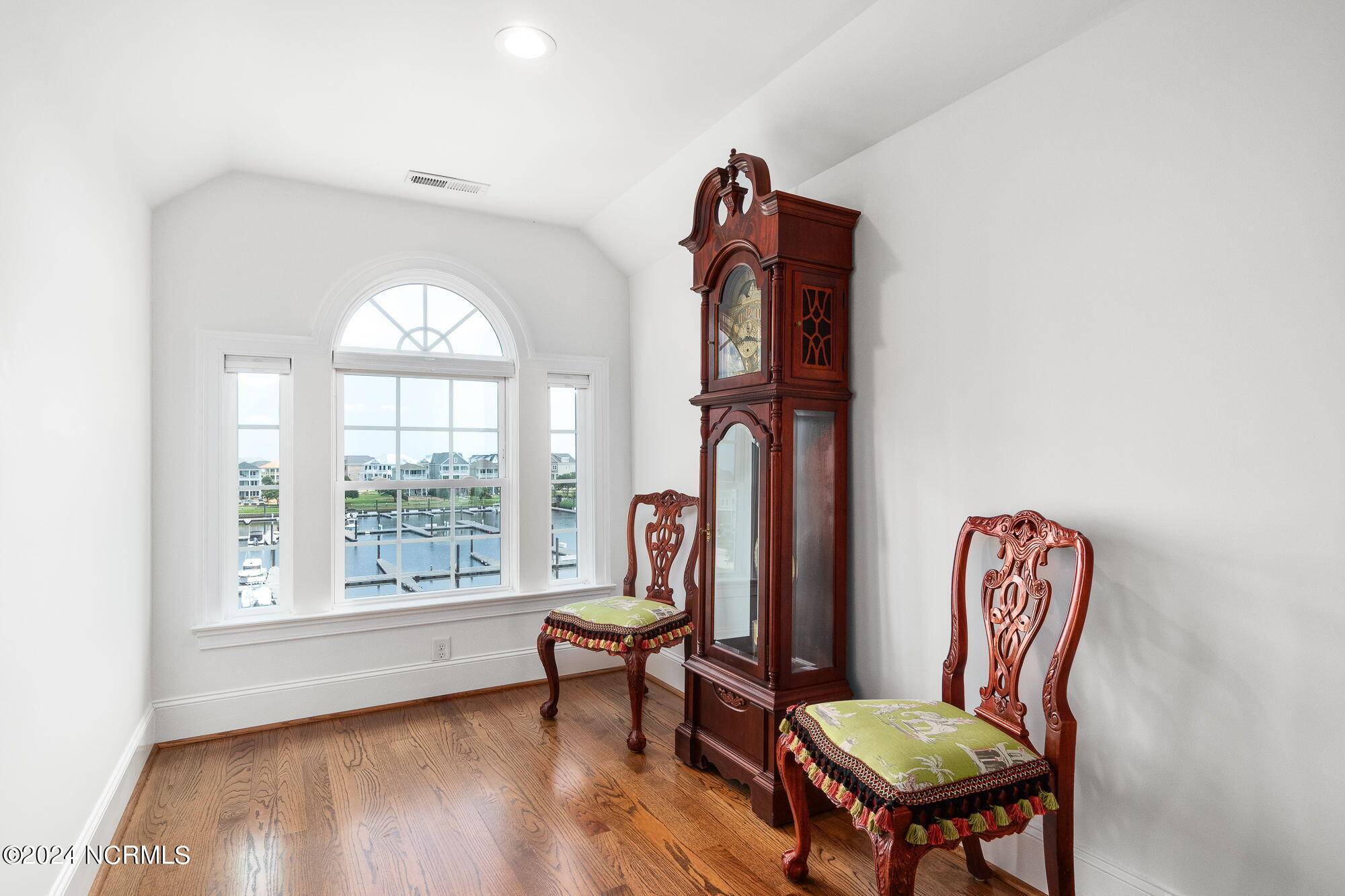 458 Kensington Place