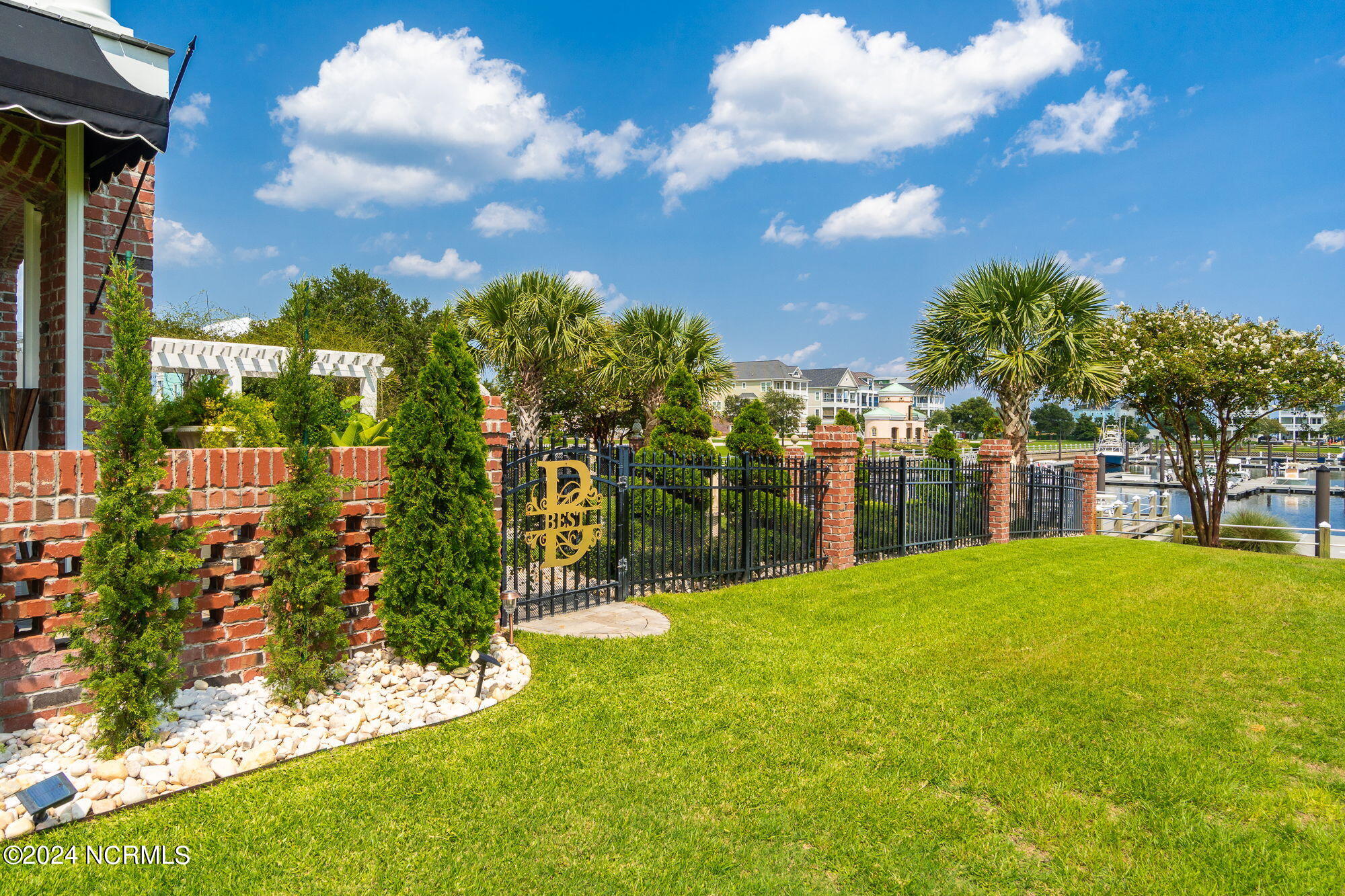 458 Kensington Place