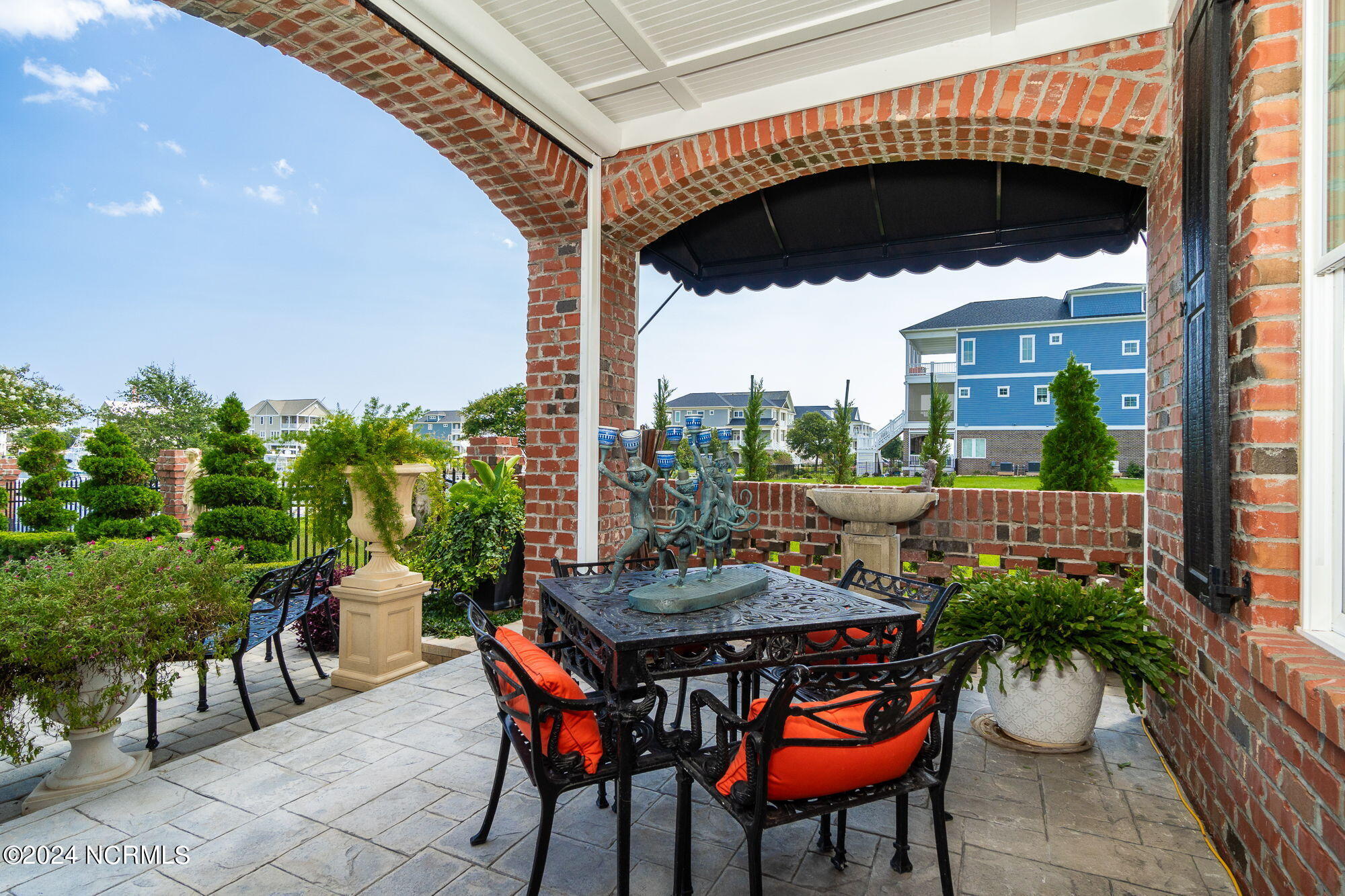 458 Kensington Place