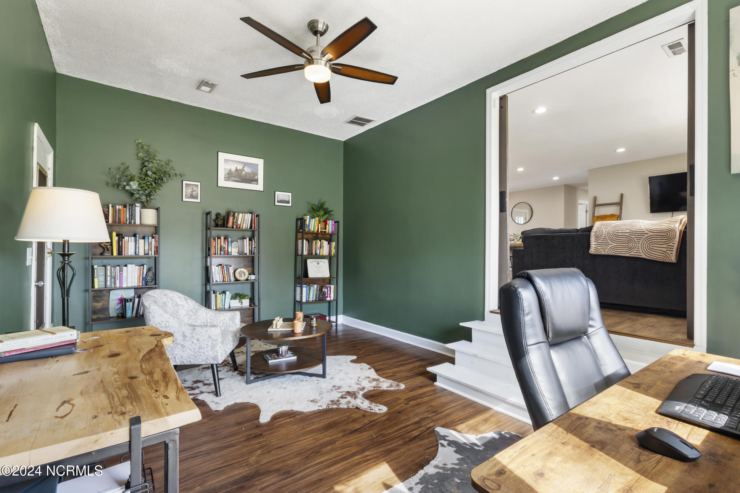 4121 Lockwood Drive
