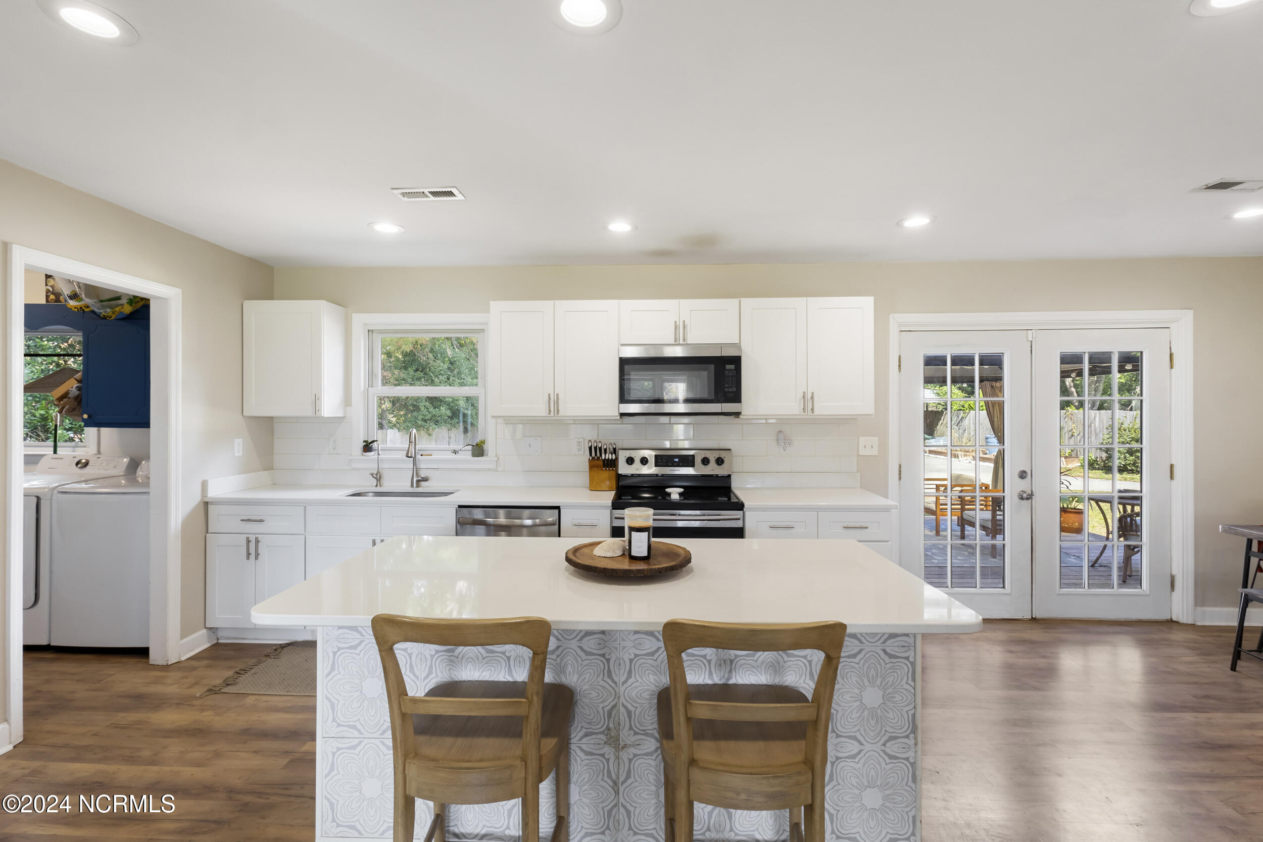 4121 Lockwood Drive