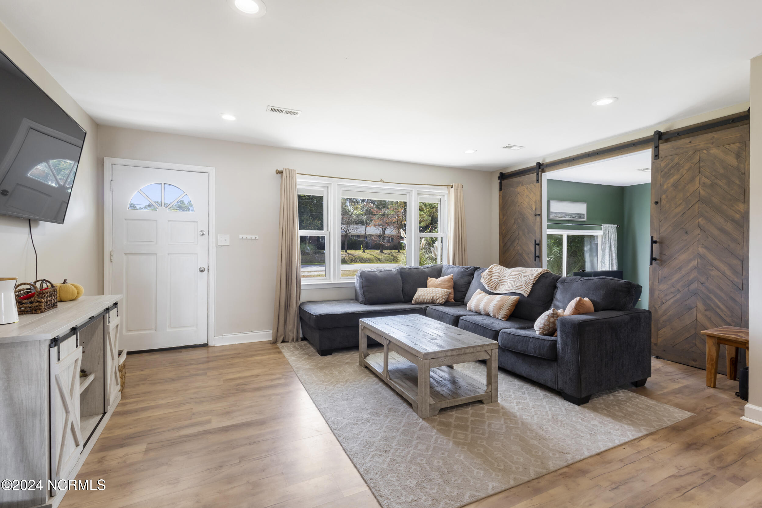 4121 Lockwood Drive