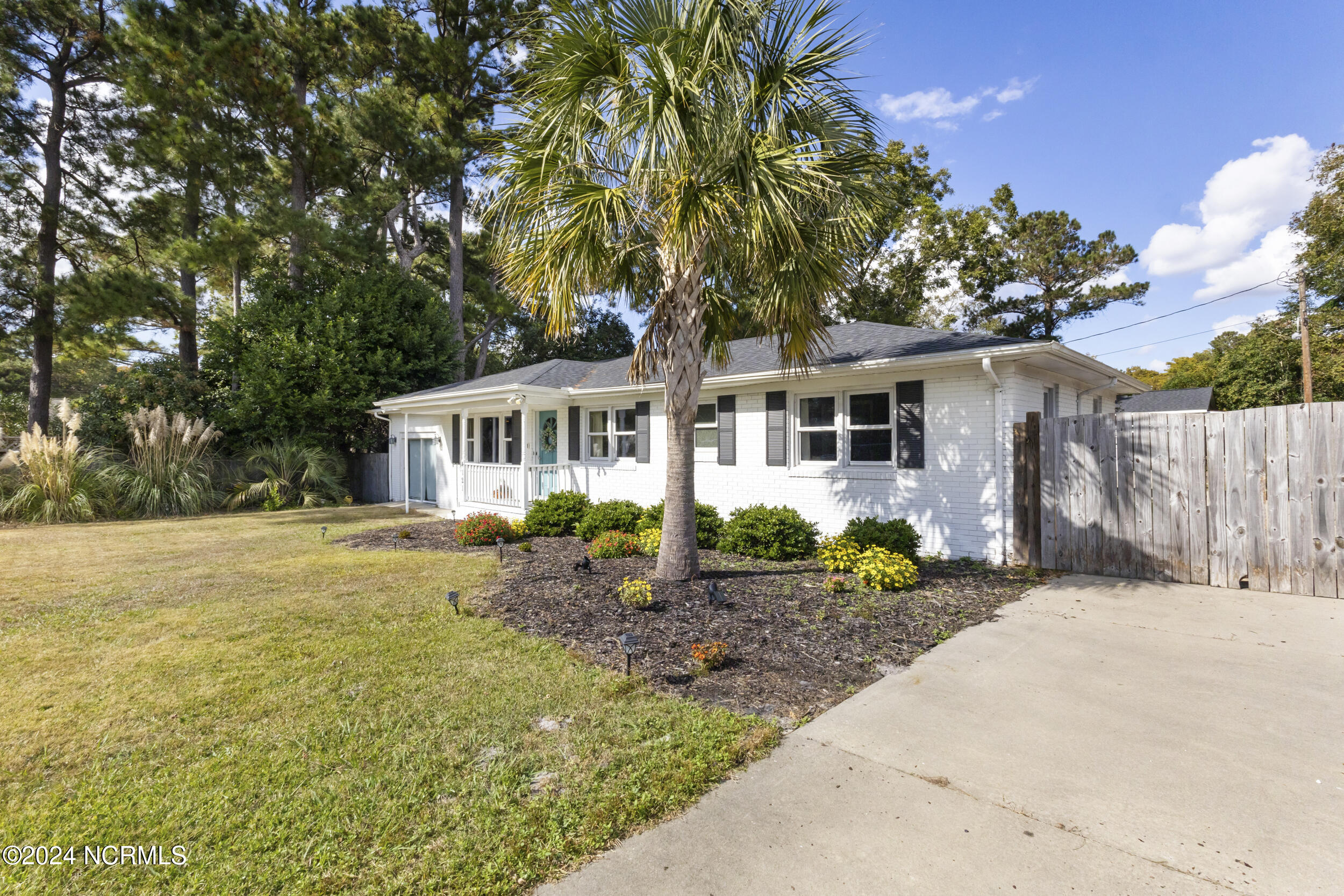 4121 Lockwood Drive