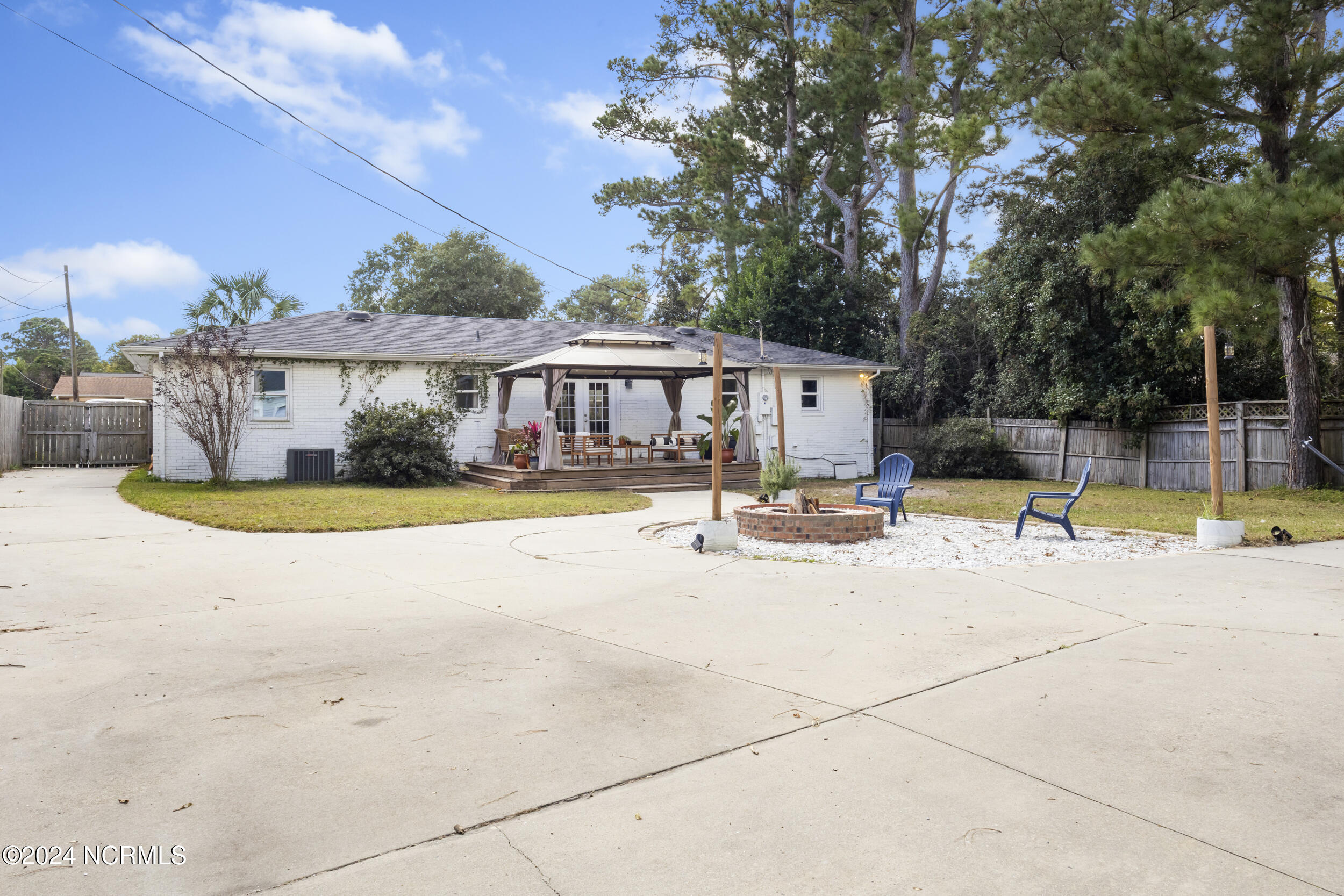 4121 Lockwood Drive