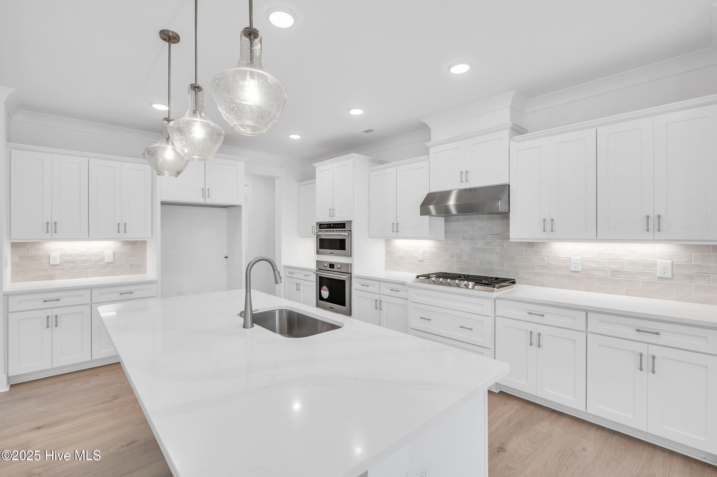 3833 Mason Port Drive, 102