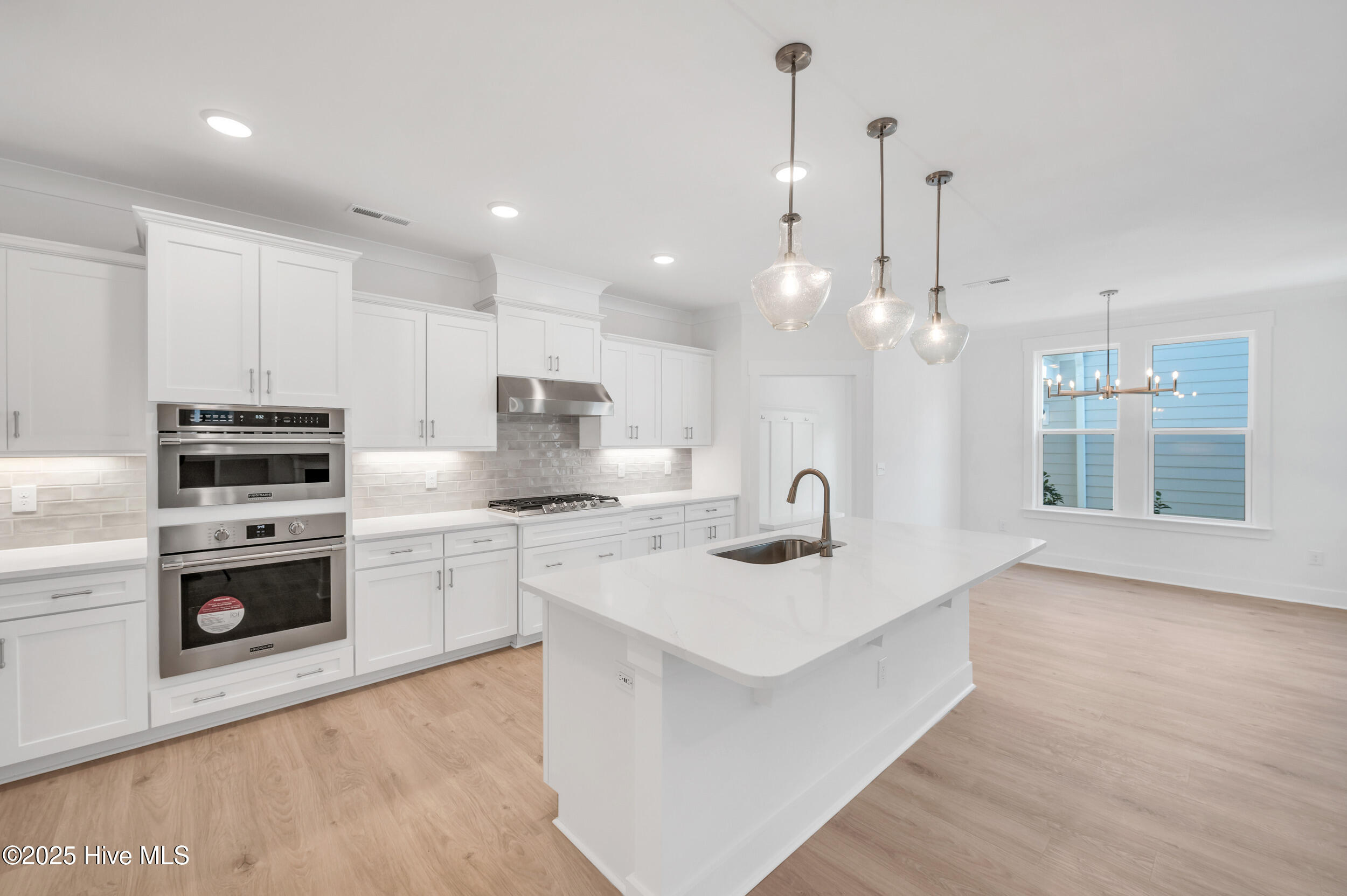 3833 Mason Port Drive, 102