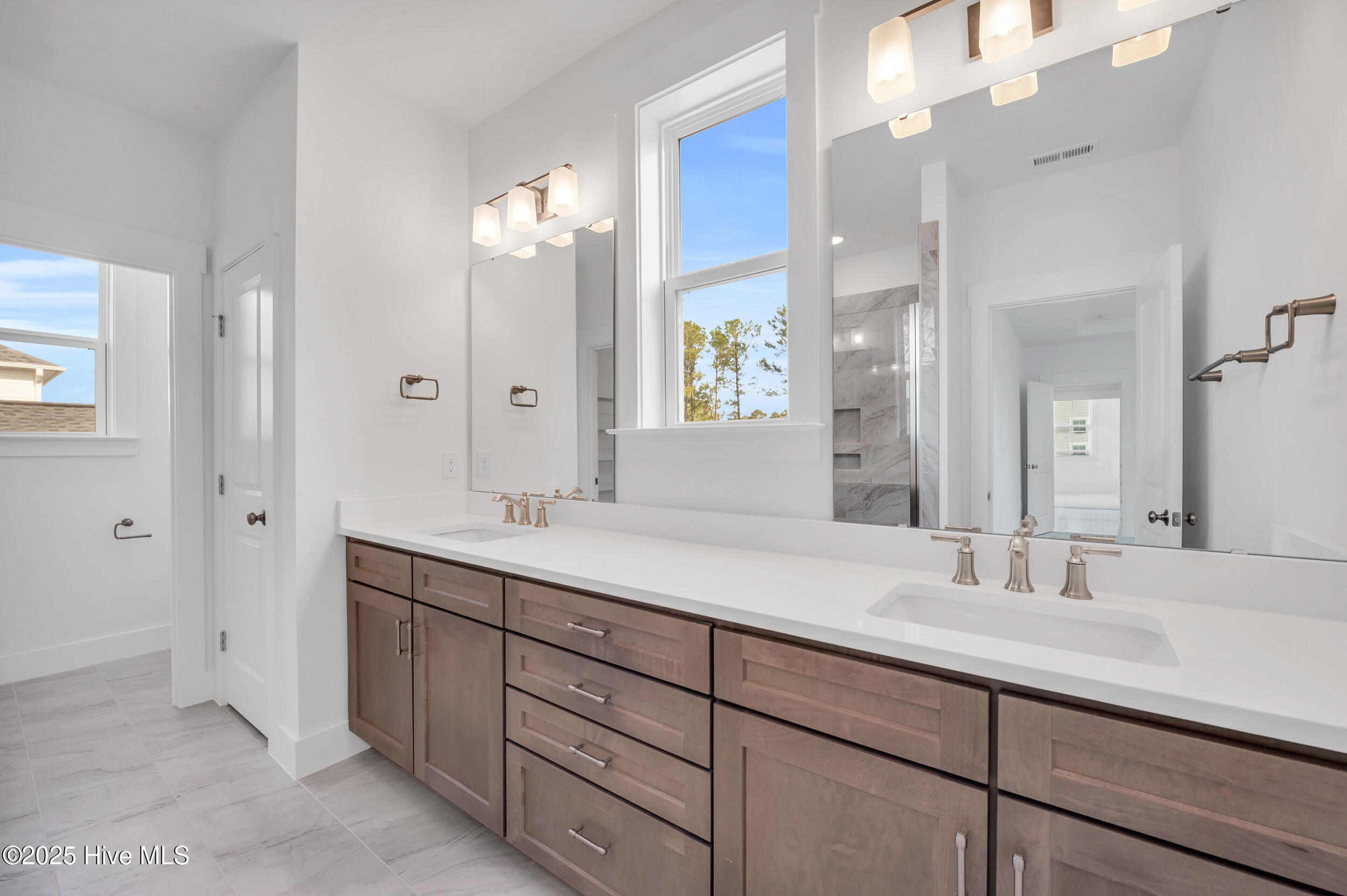 3833 Mason Port Drive, 102
