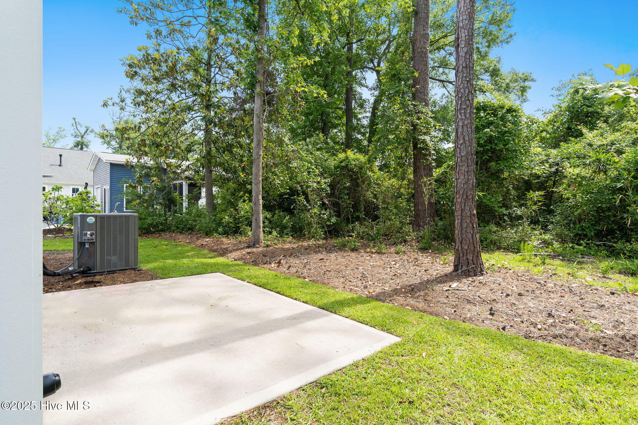 1163 N Caswell Avenue