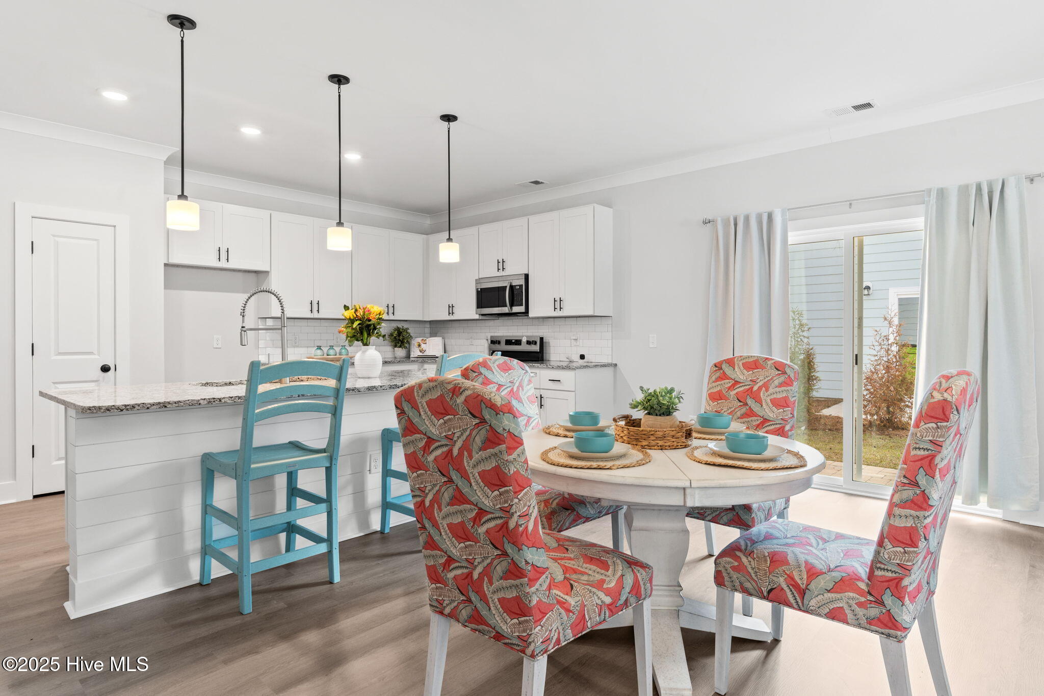 1163 N Caswell Avenue