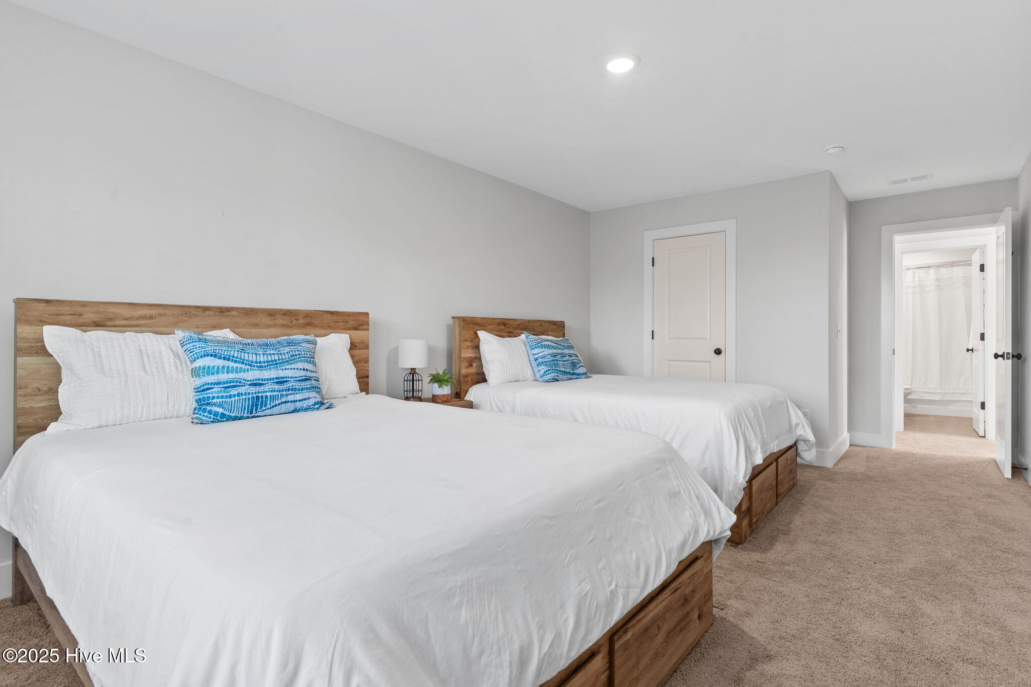 1163 N Caswell Avenue